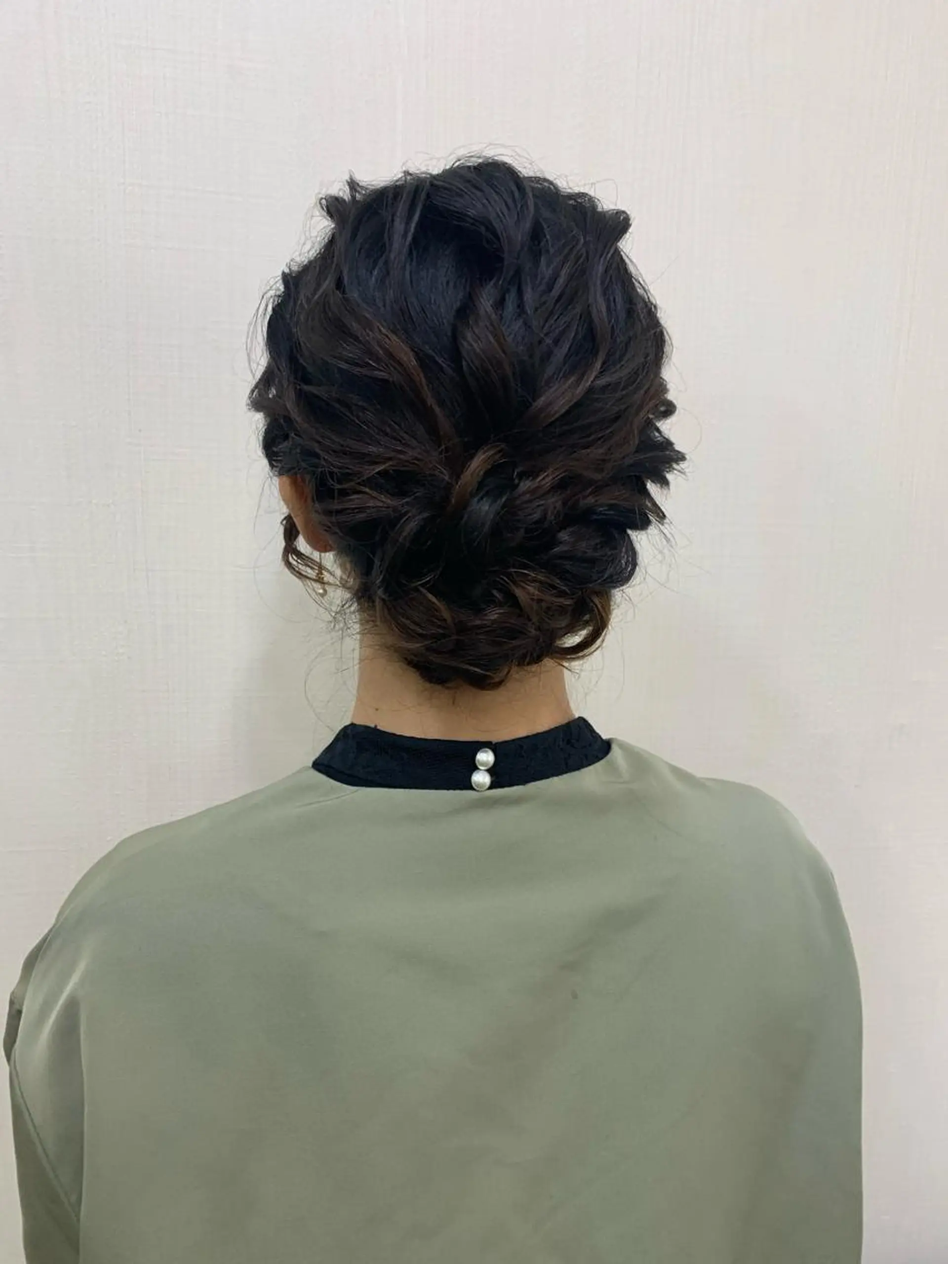 ミディアム ヘアアレンジ ハーフアップ 結婚式・ブライダル ヘアセット きむえり/髪質改善 /うねり広がり改善のヘアスタイル