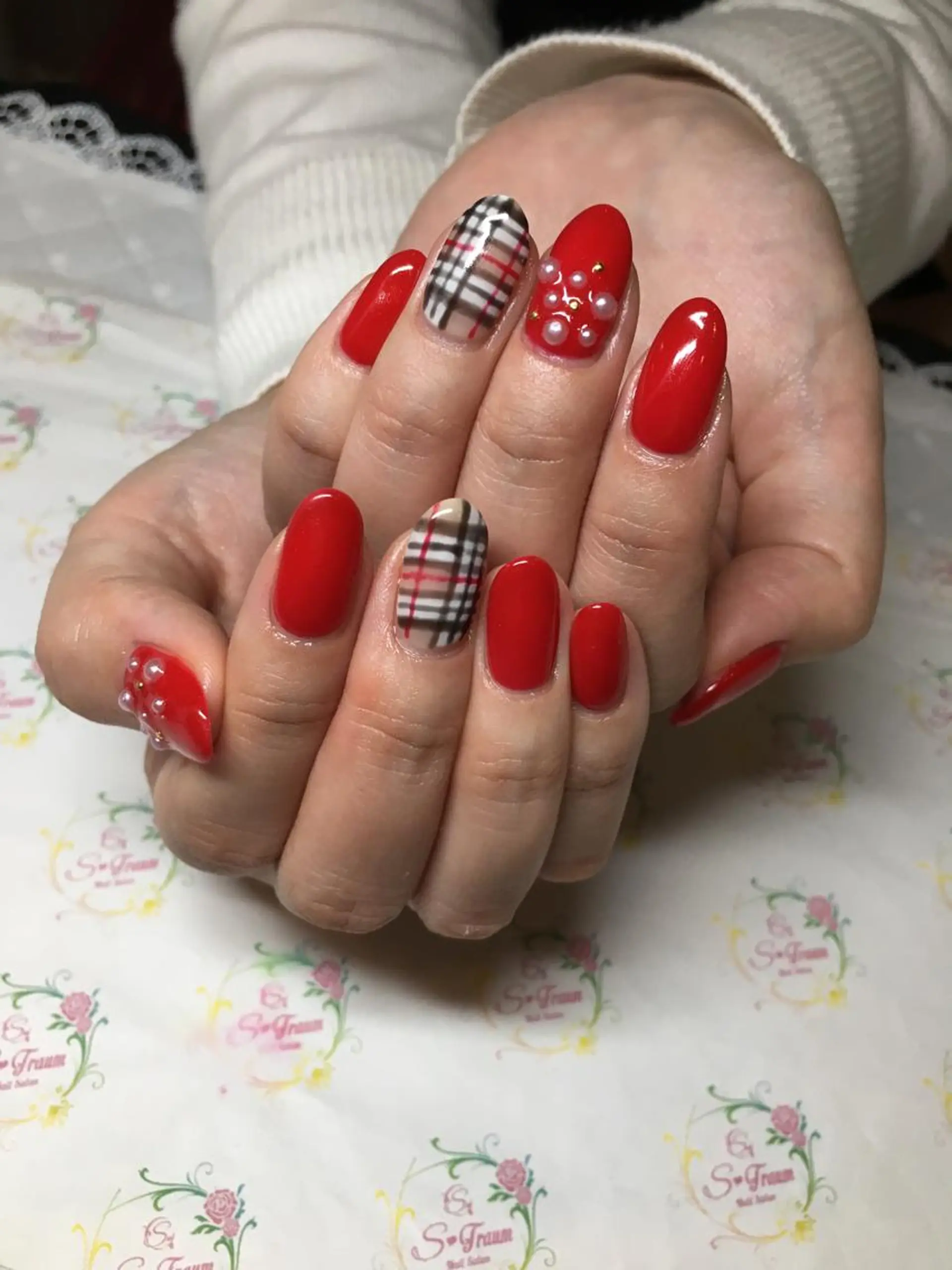 ネイル アートネイル ジェルネイル 赤色 Nail Salon S-Traumのネイルデザイン