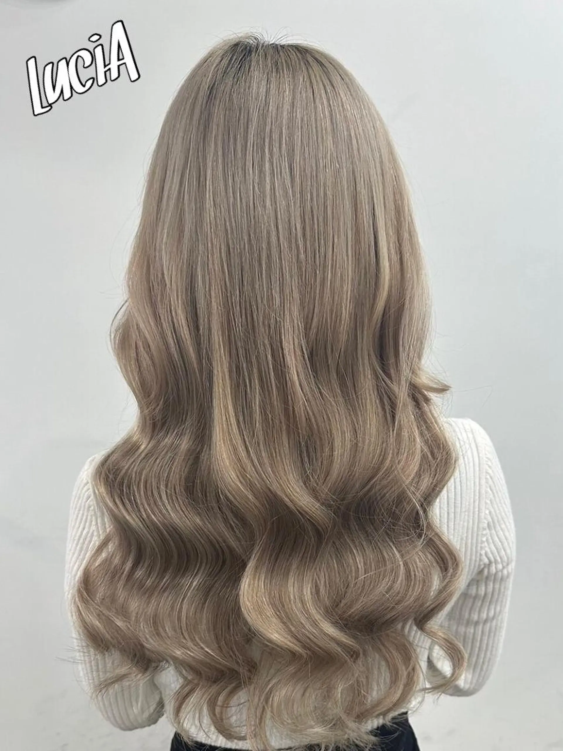 カラー ヘアアレンジ ロング MISAKIエクステ ブリーチ\5900のヘアスタイル