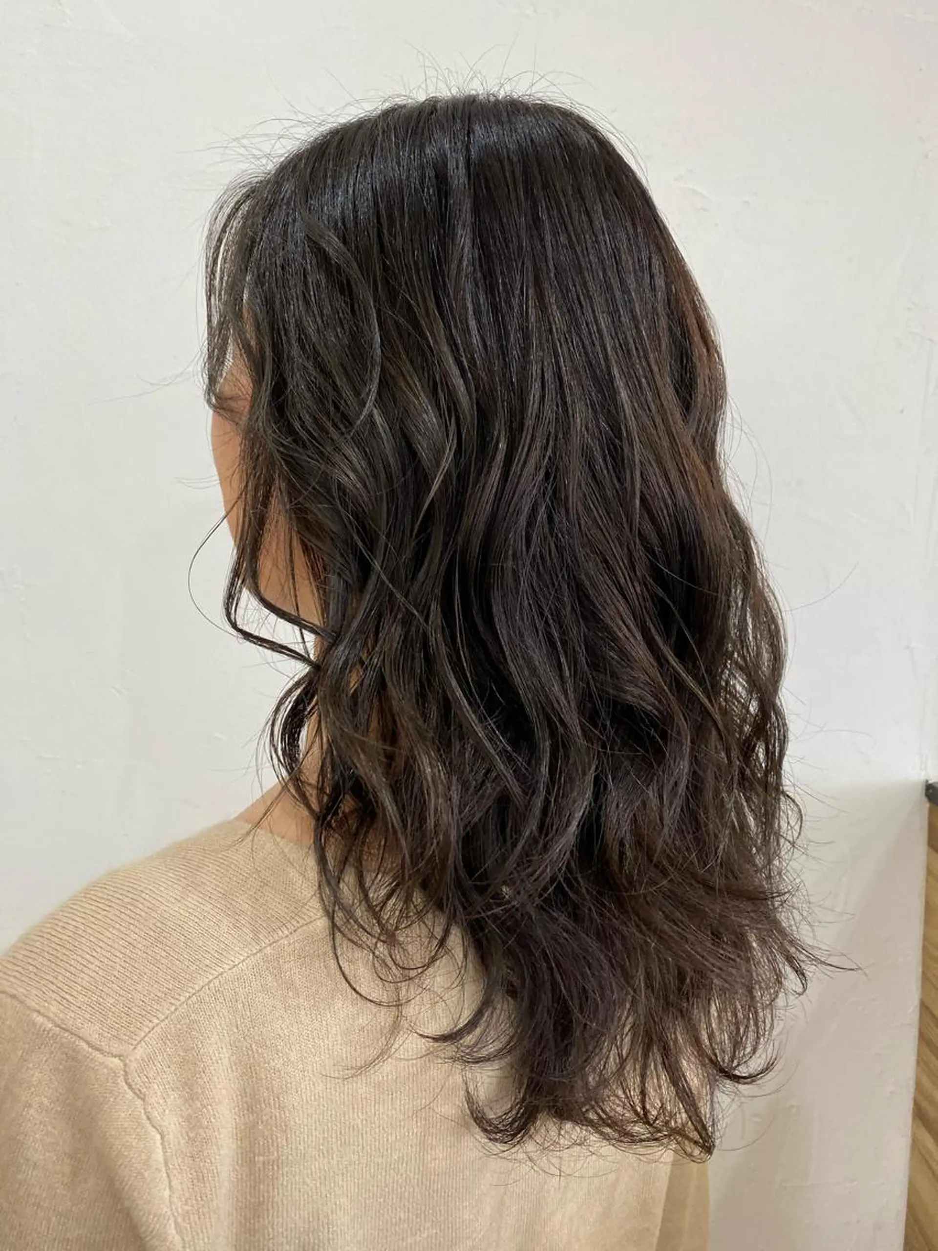 セミロング カラー ヘアアレンジ ベージュカラー ショコラベージュ 透明感カラー トリートメント 暗髪カラー🫐パーマ おくだりんかのヘアスタイル