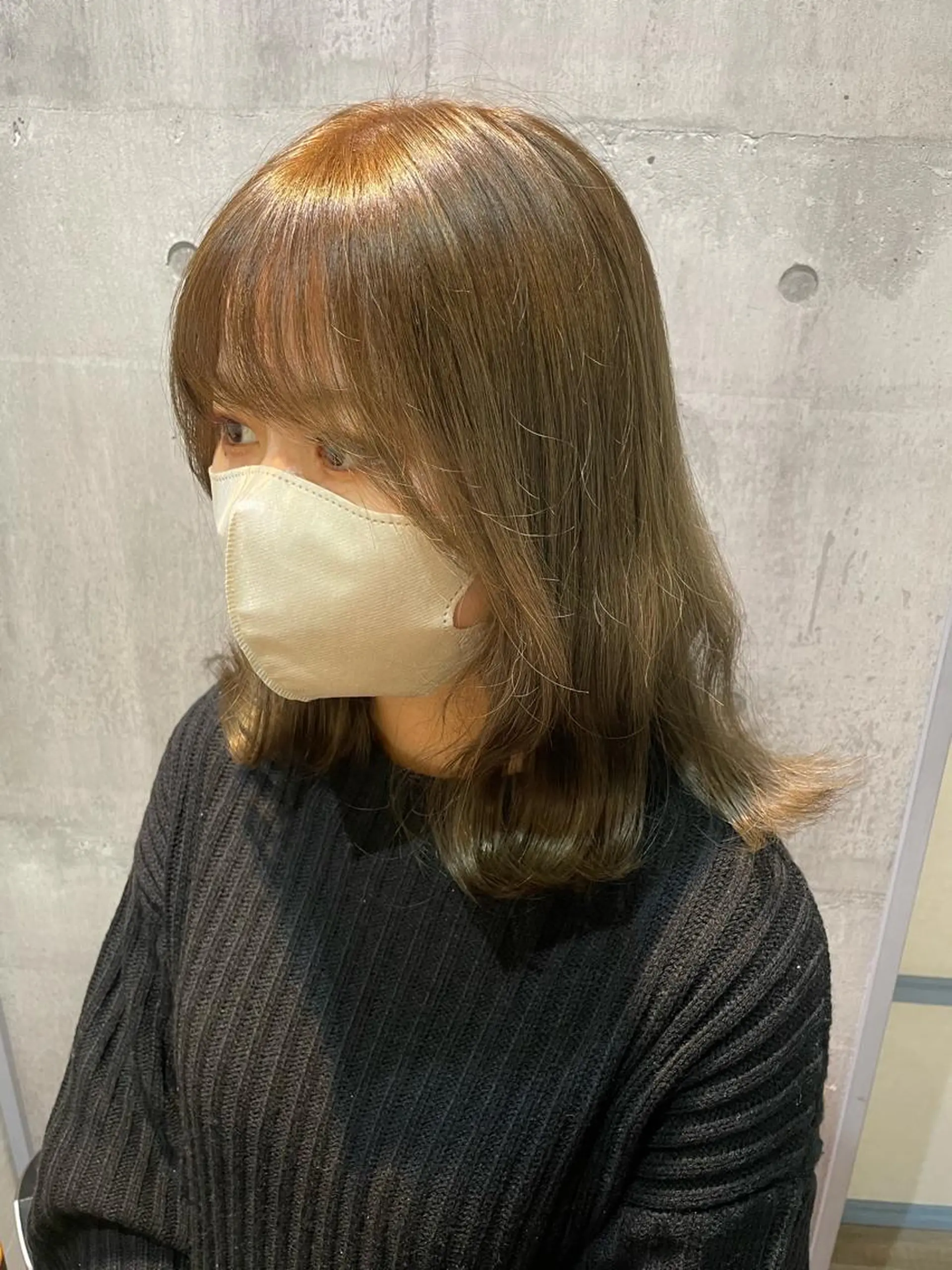 ミディアム カラー ベージュカラー ブリーチ オリーブベージュ くびれヘア ヘアカラー 🕊miki モテ髪🫧のヘアスタイル