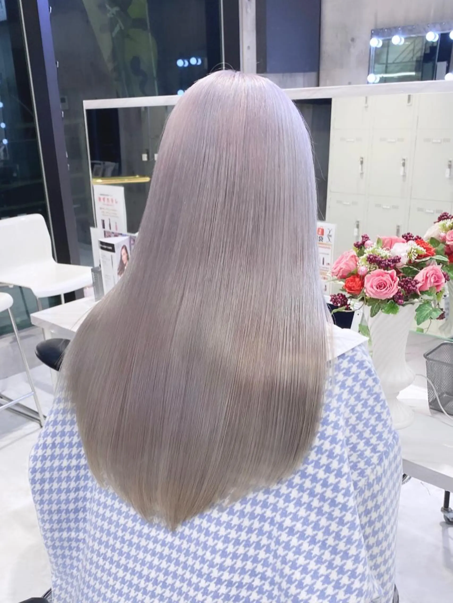 ロング カラー パーマ ヘアアレンジ メンズ キッズ ネイル マツエク・マツパ アイブロウ ホワイト ハイトーンNo.1 👩🏼NaGiSaのヘアスタイル