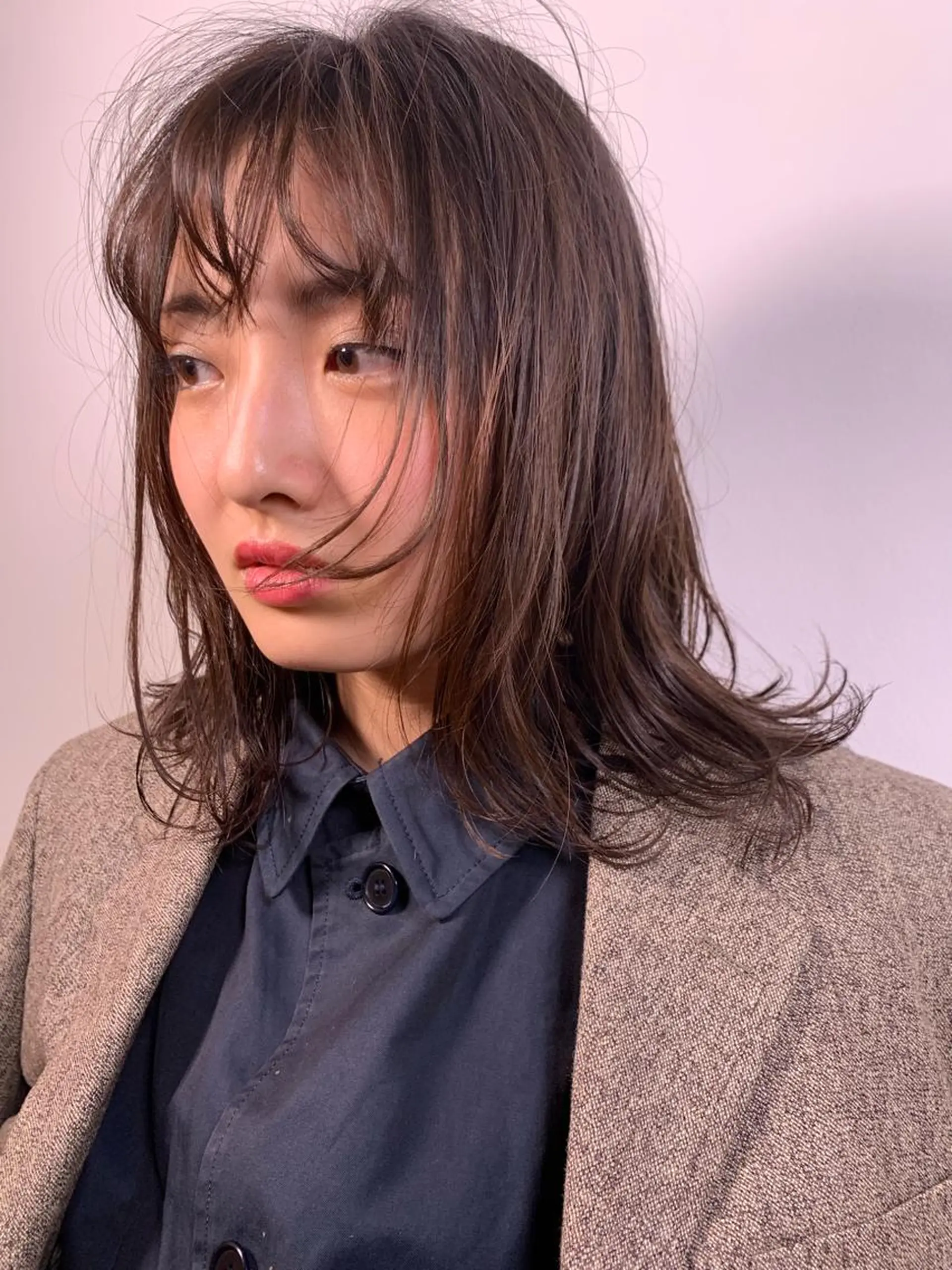 ミディアム よしだ とおいのヘアスタイル