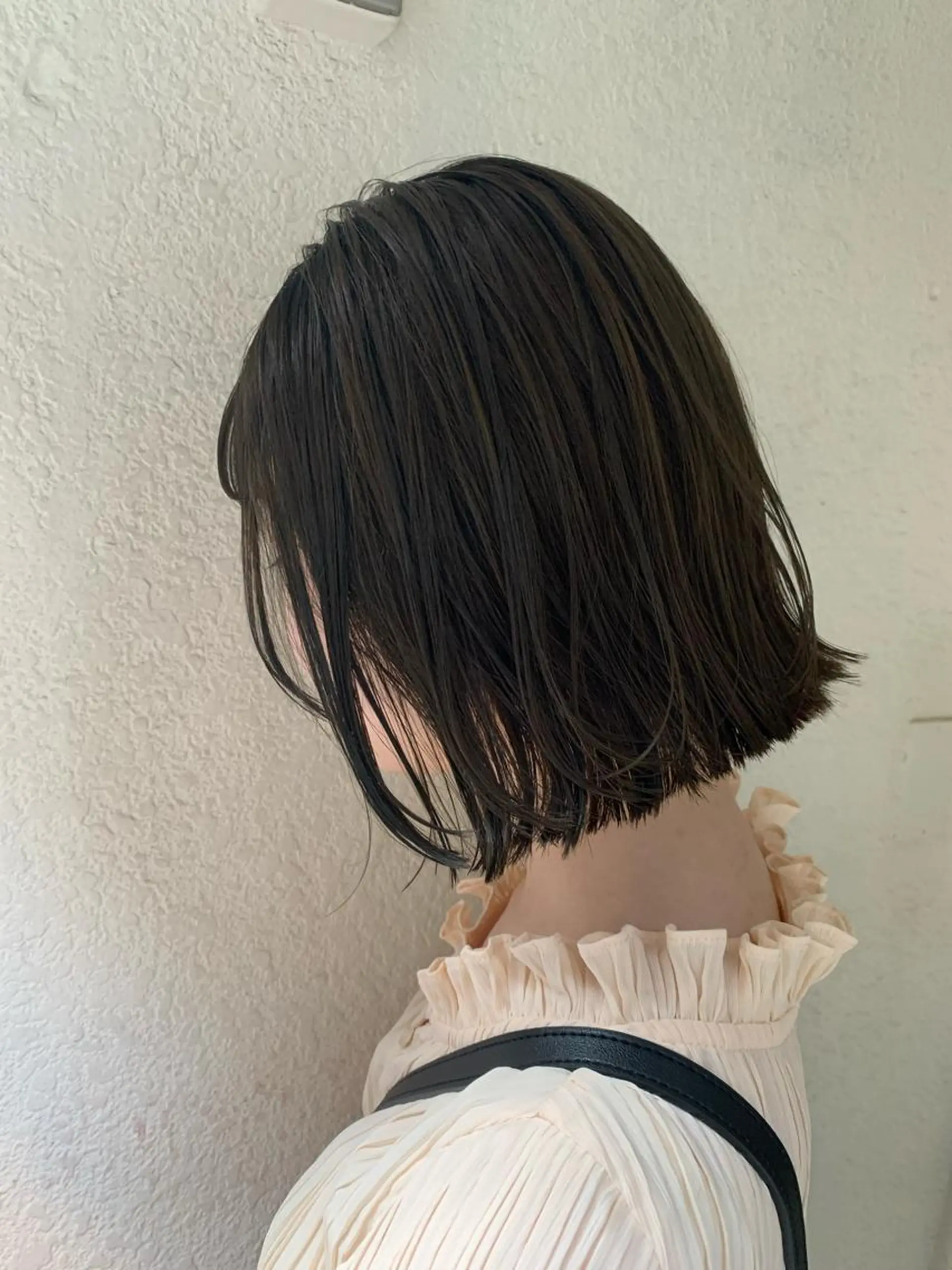 ショート カラー オリーブグレー ボブ ハイライト✖️ 暗髪🤎Nahoのヘアスタイル