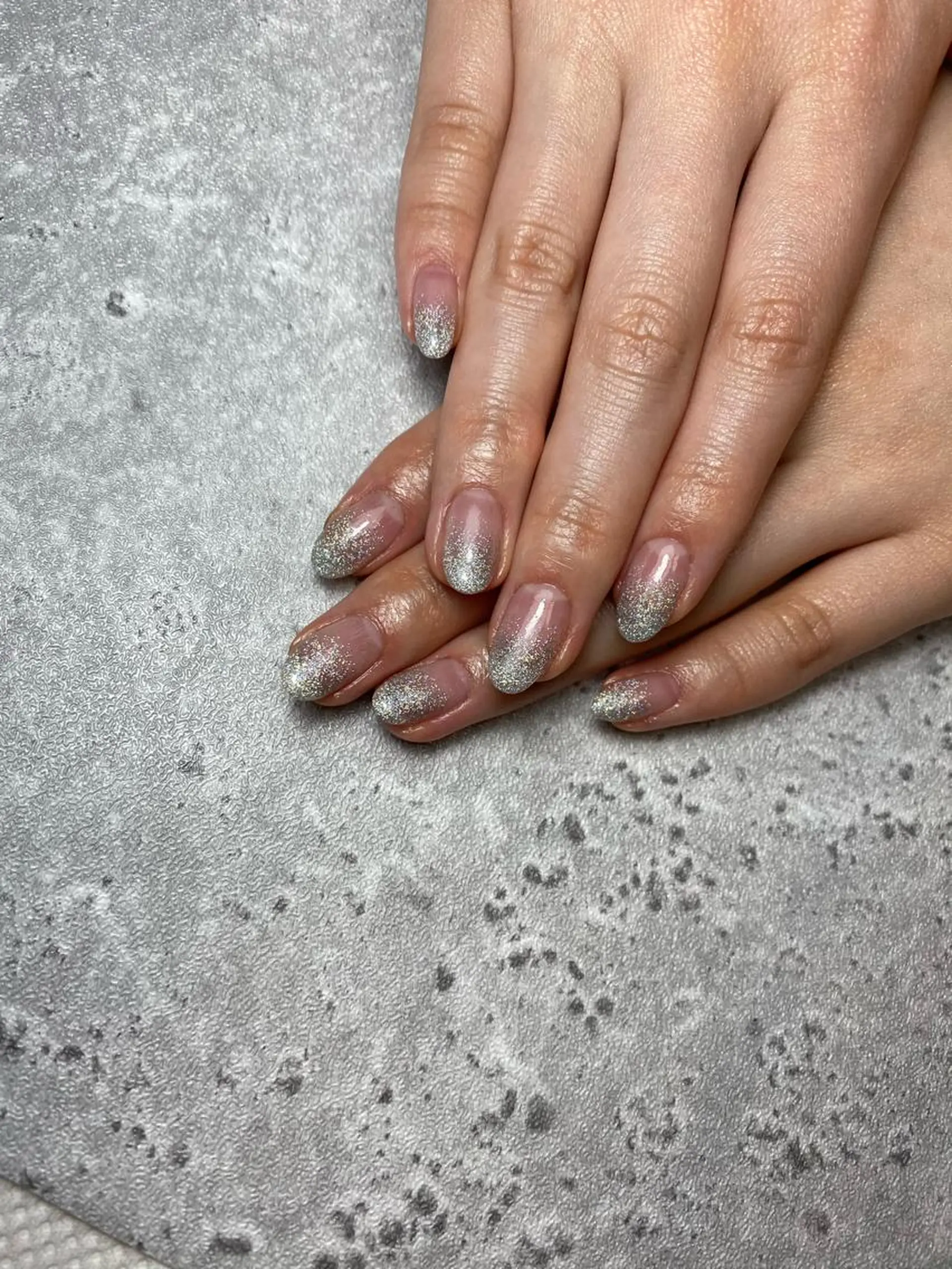 ネイル グラデーション ラメ(グリッター) ラメグラデーション ワンカラーネイル ハンドネイル 🌿Charme🌿 MAIのネイルデザイン