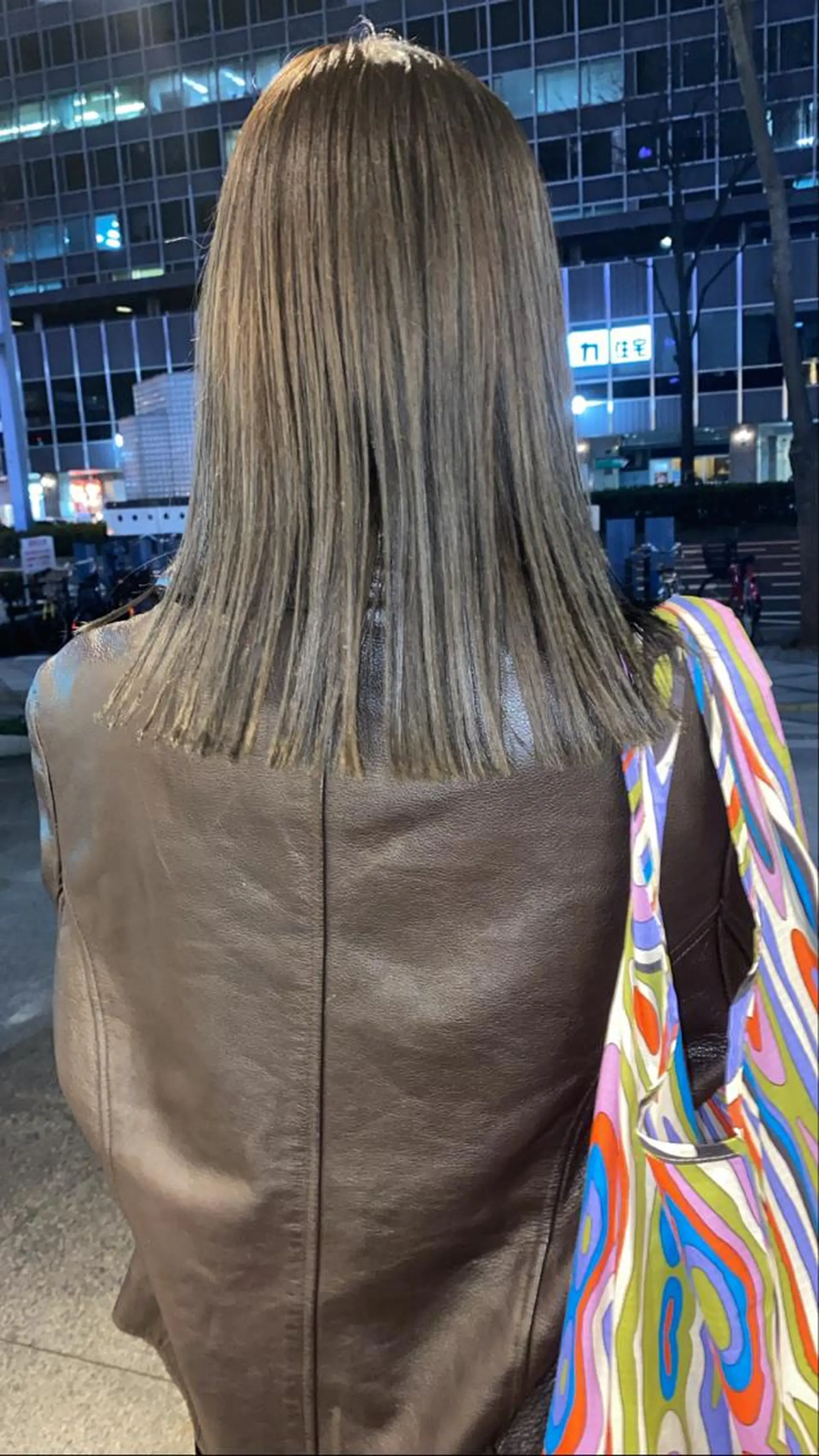 ミディアム デザインカラー/ボブ ブリーチカラー/ユリのヘアスタイル