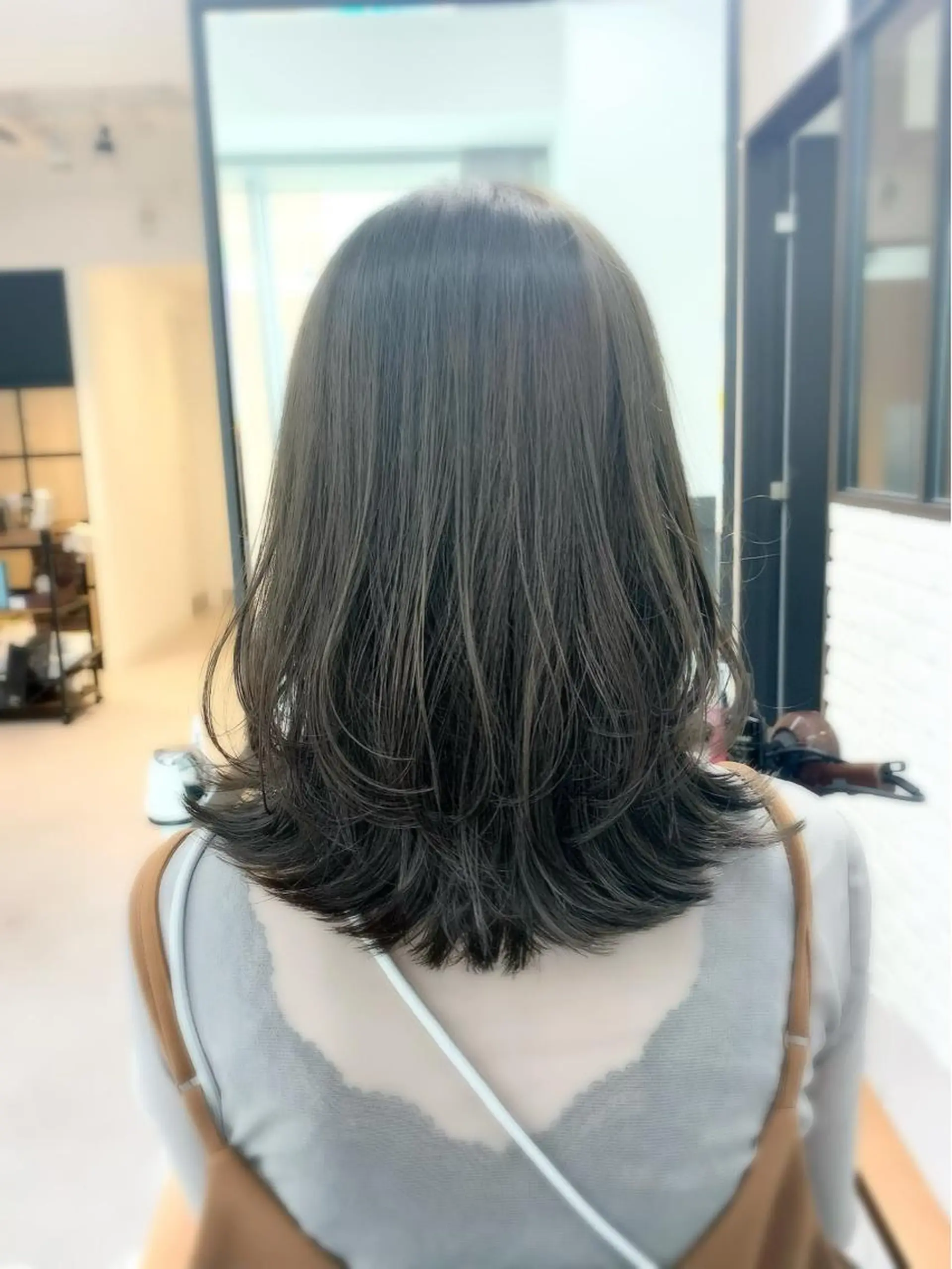 セミロング カラー パーマ ヘアアレンジ メンズ キッズ ネイル マツエク・マツパ アイブロウ カット ヘアカラー ヘッドスパ レイヤーカット 🌿透け感カラーのヘアスタイル