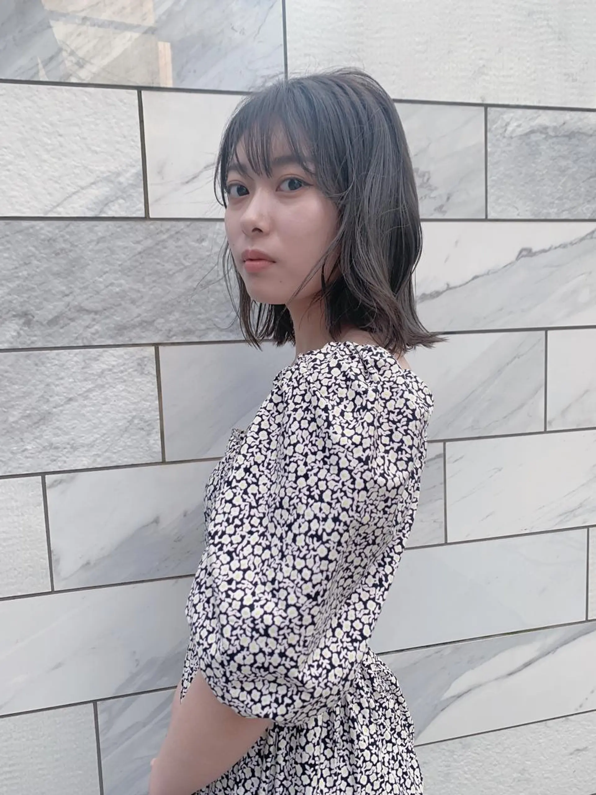 セミロング カラー 透明感カラー×艶🤍 🌟YOSHIKIのヘアスタイル