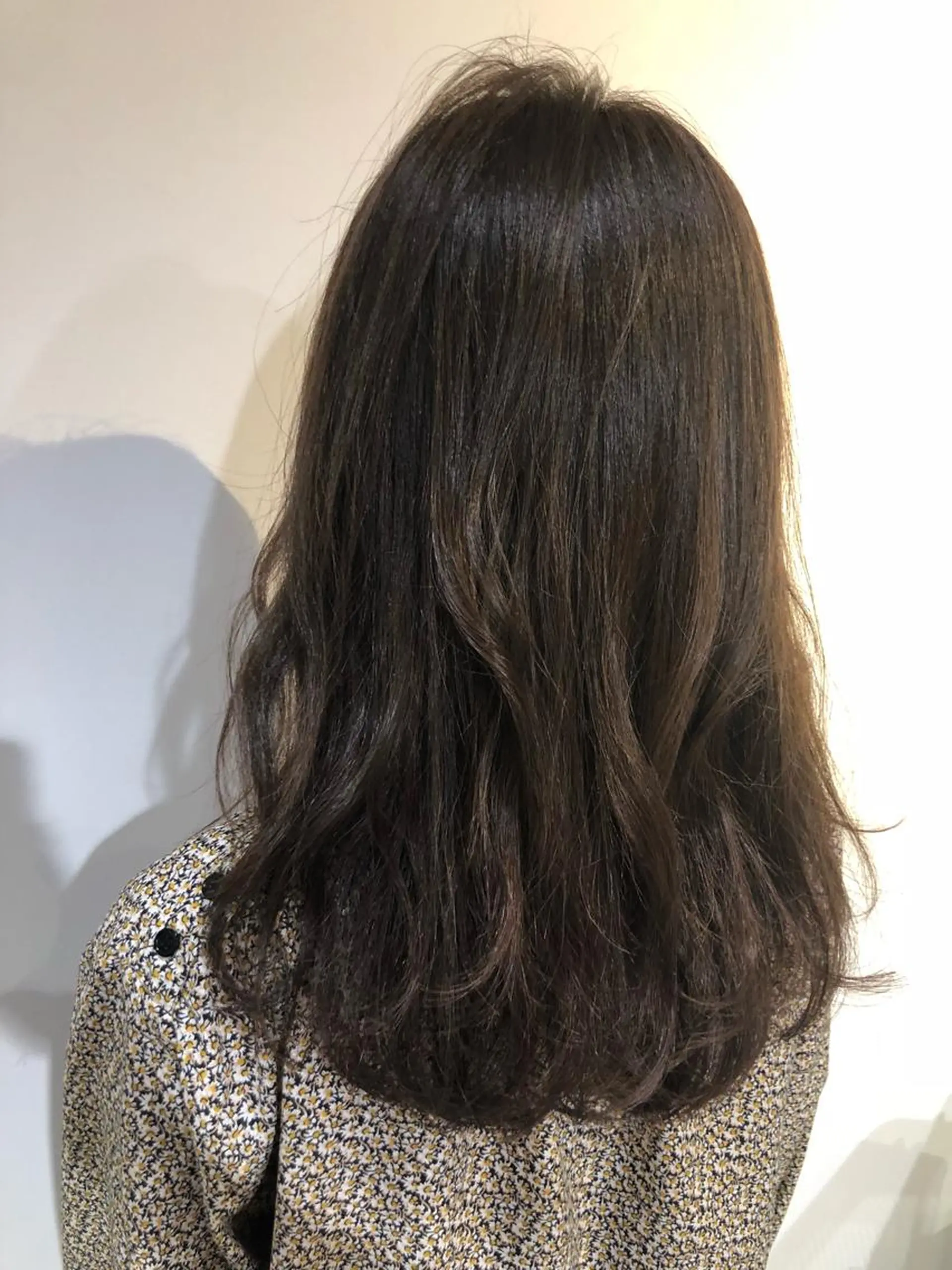 ミディアム アッシュ scene. haraのヘアスタイル