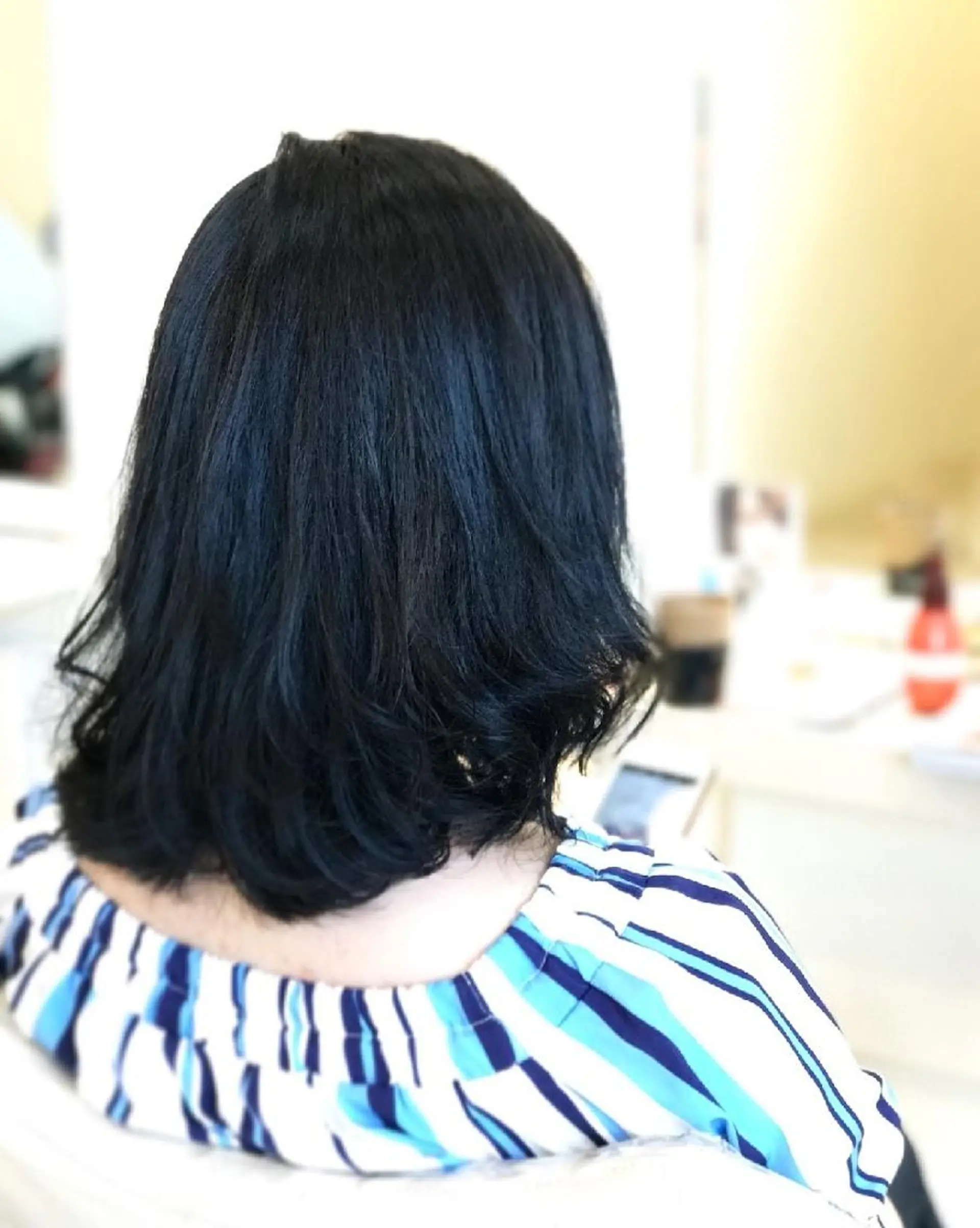 ミディアム Aimer 千夏のヘアスタイル