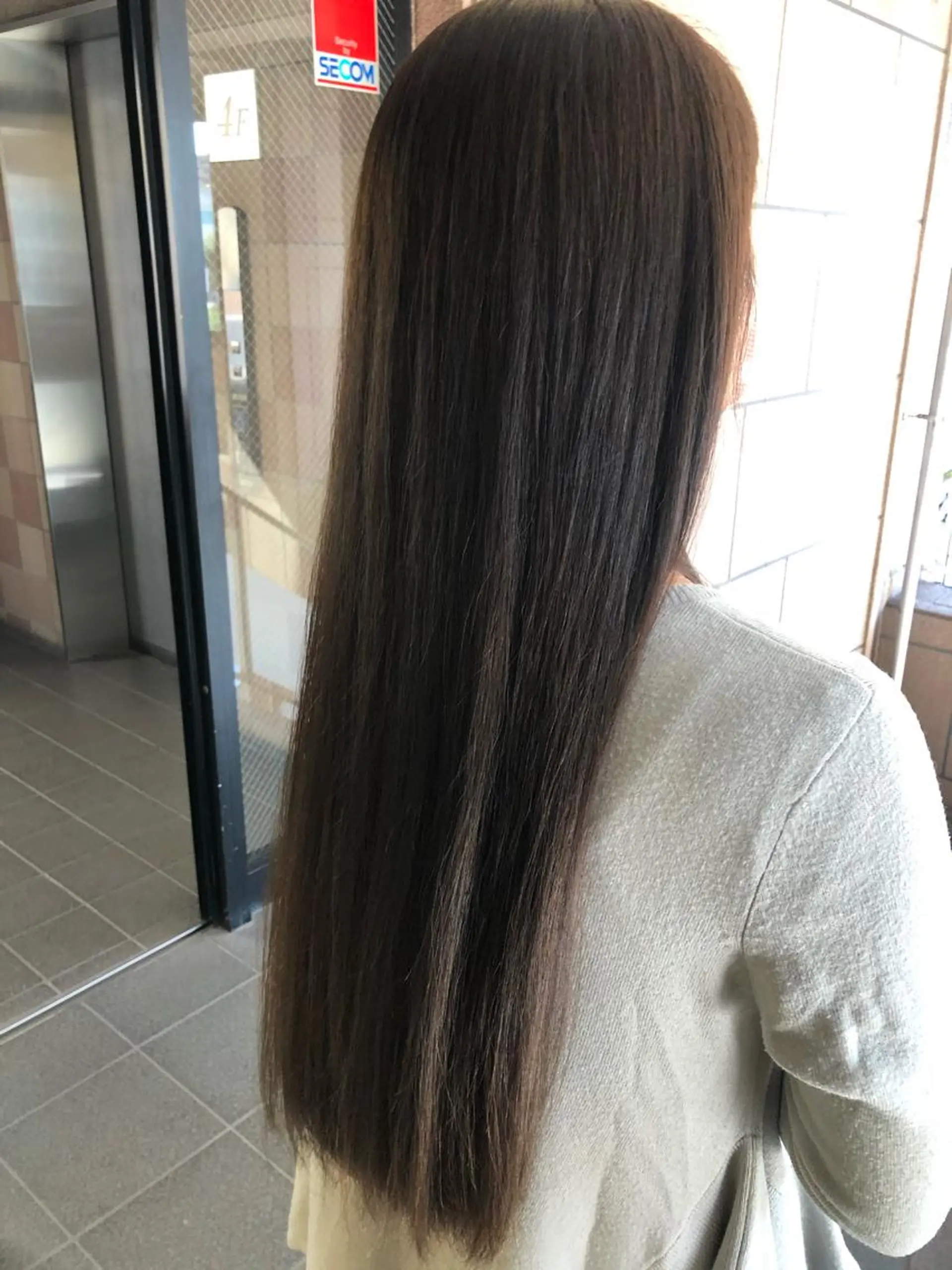 ロング カラー ブリーチ グレージュ ブリーチなしカラー 川口髪質改善ウルトワ 🌈毛島健樹🌈のヘアスタイル