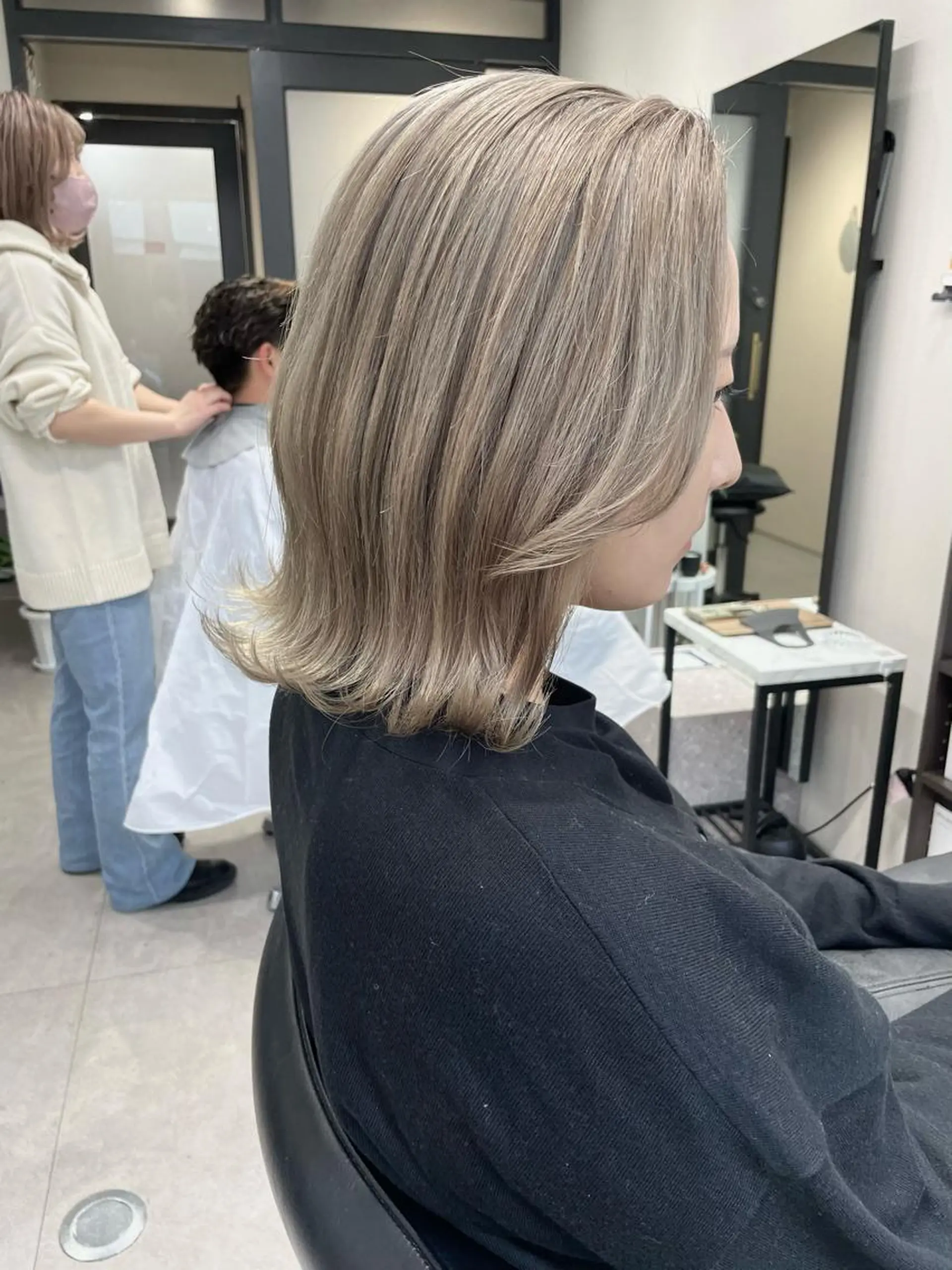 ミディアム カット ヘアカラー 髪質改善will hairdesignのヘアスタイル