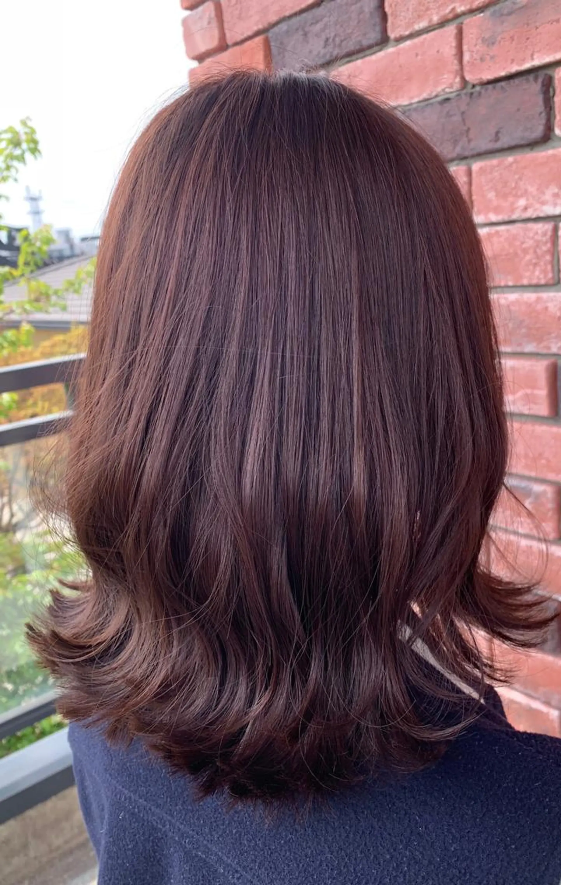 ミディアム カラー ボルドーカラー 工藤 萌香のヘアスタイル