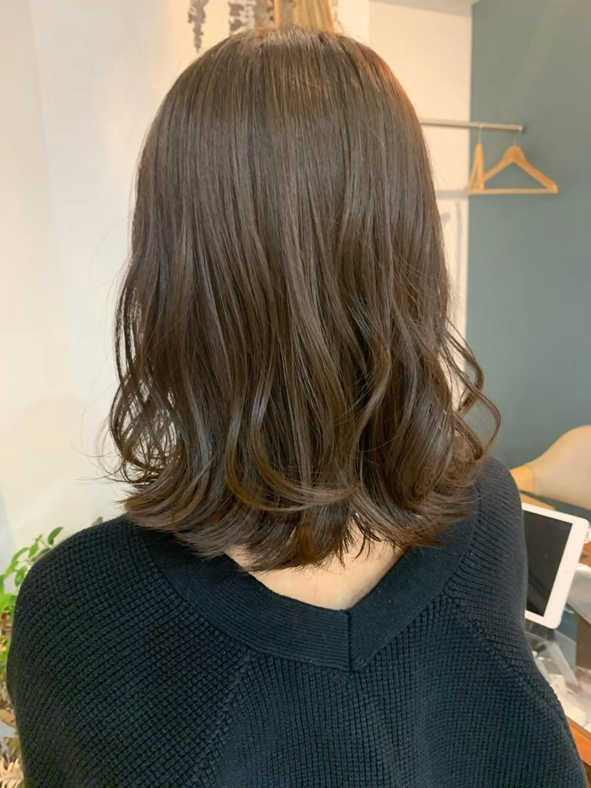 ミディアム カラー ブリーチ 透明感カラー グレージュ ブリーチなしカラー オリーブグレージュ ヘアカラー 中目黒🌼 🌼ハナのヘアスタイル