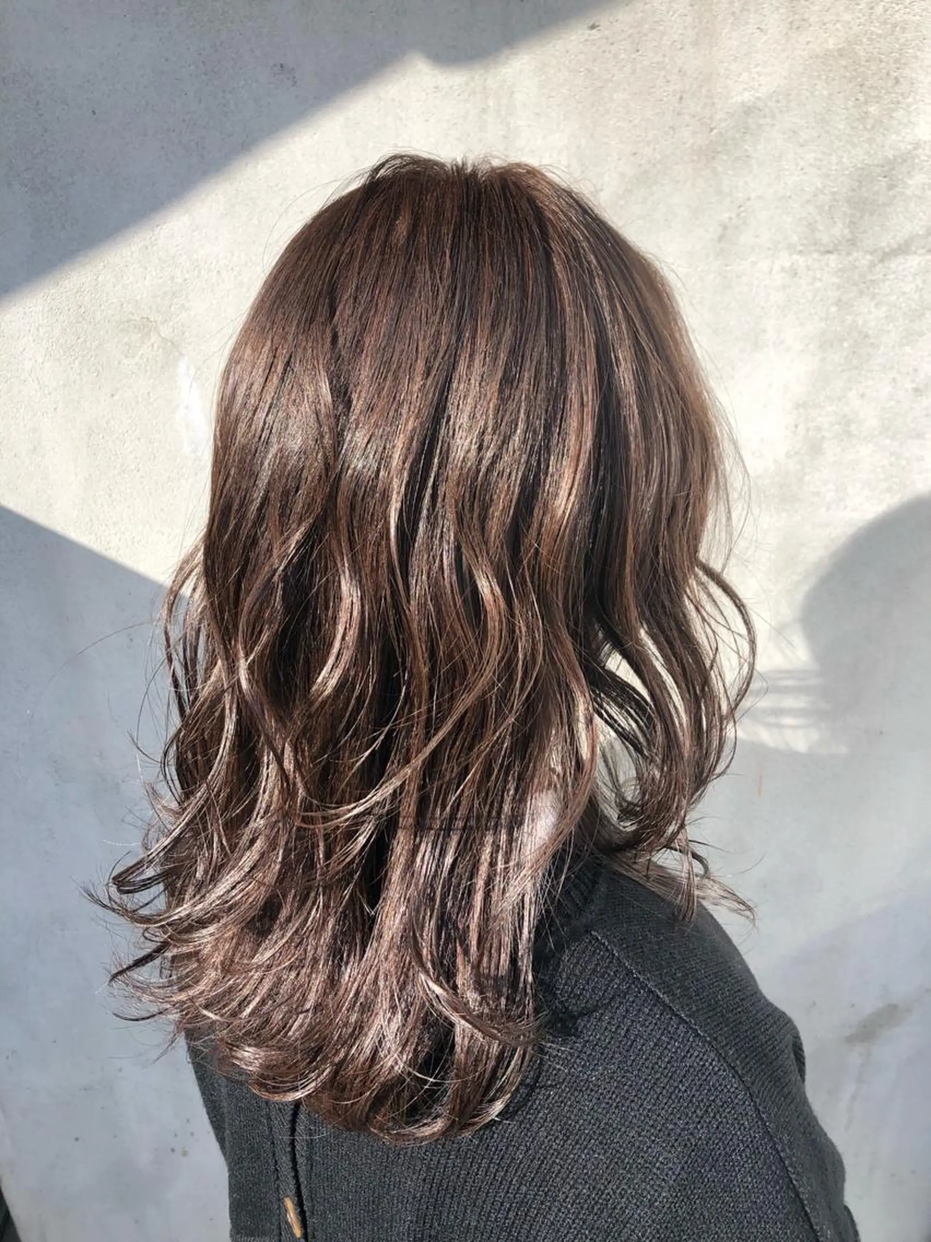 ミディアム カラー 透明感カラー グレージュ パープルカラー カット ヘアカラー 佐藤 美聡のヘアスタイル