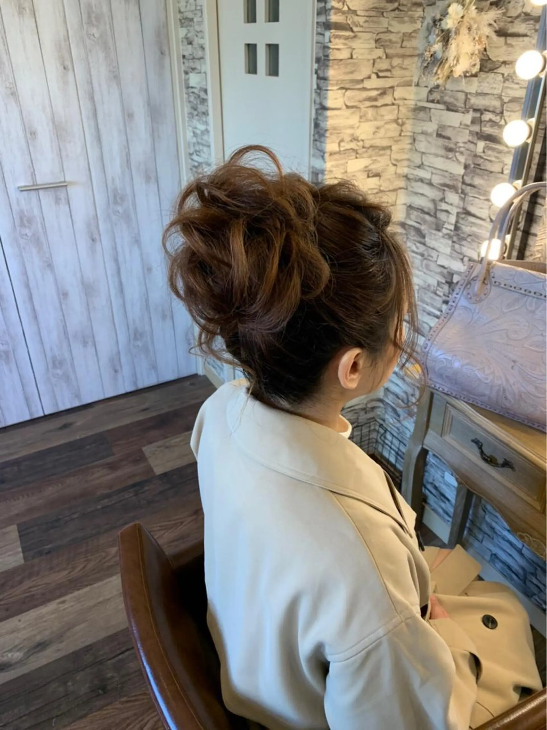 セミロング ヘアアレンジ お団子ヘア おくれ毛 hair make  Lucciのヘアスタイル