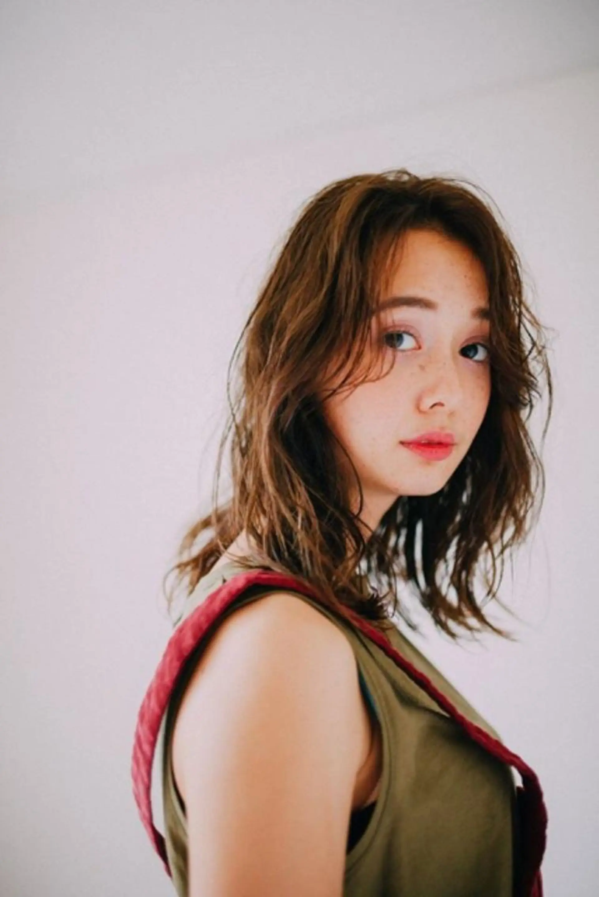 セミロング カラー 小川 舜人のヘアスタイル