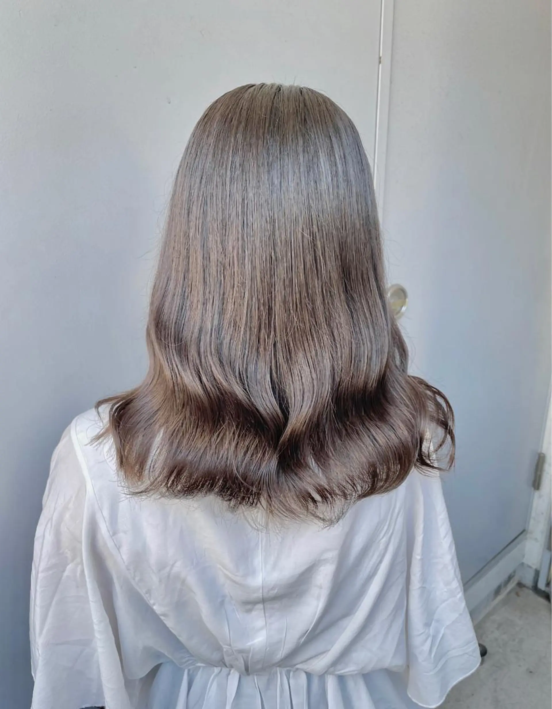 ミディアム カラー カット ヘアカラー トリートメント ヘッドスパ ヘアセット ベージュカラー💖 やすひろのヘアスタイル