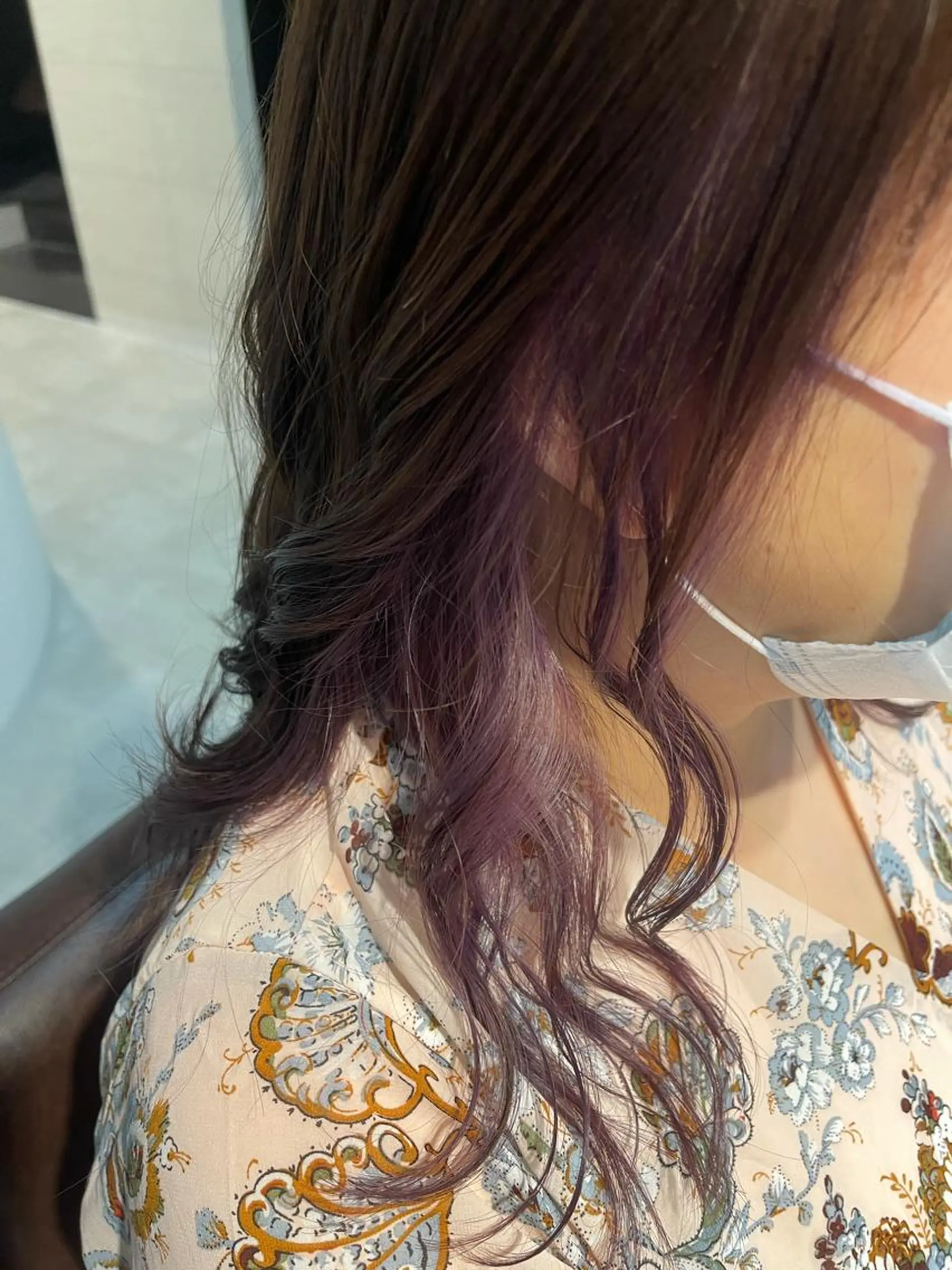 セミロング カラー ブリーチ ピンクカラー バイオレットカラー カット ヘアカラー トリートメント m i k u n aのヘアスタイル