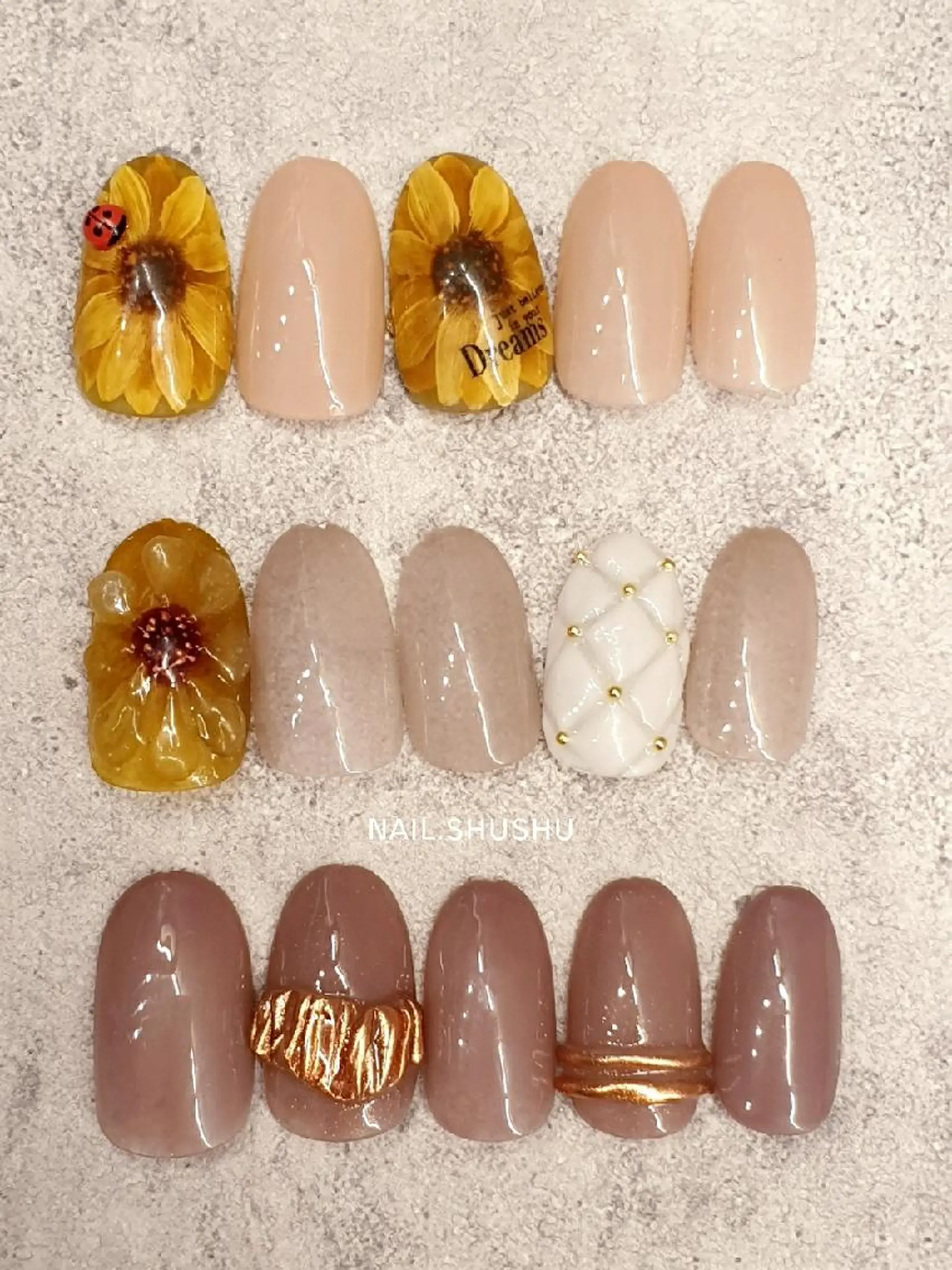 ネイル シンプルネイル 3dパーツ/流行り 👧shushu❤️のネイルデザイン