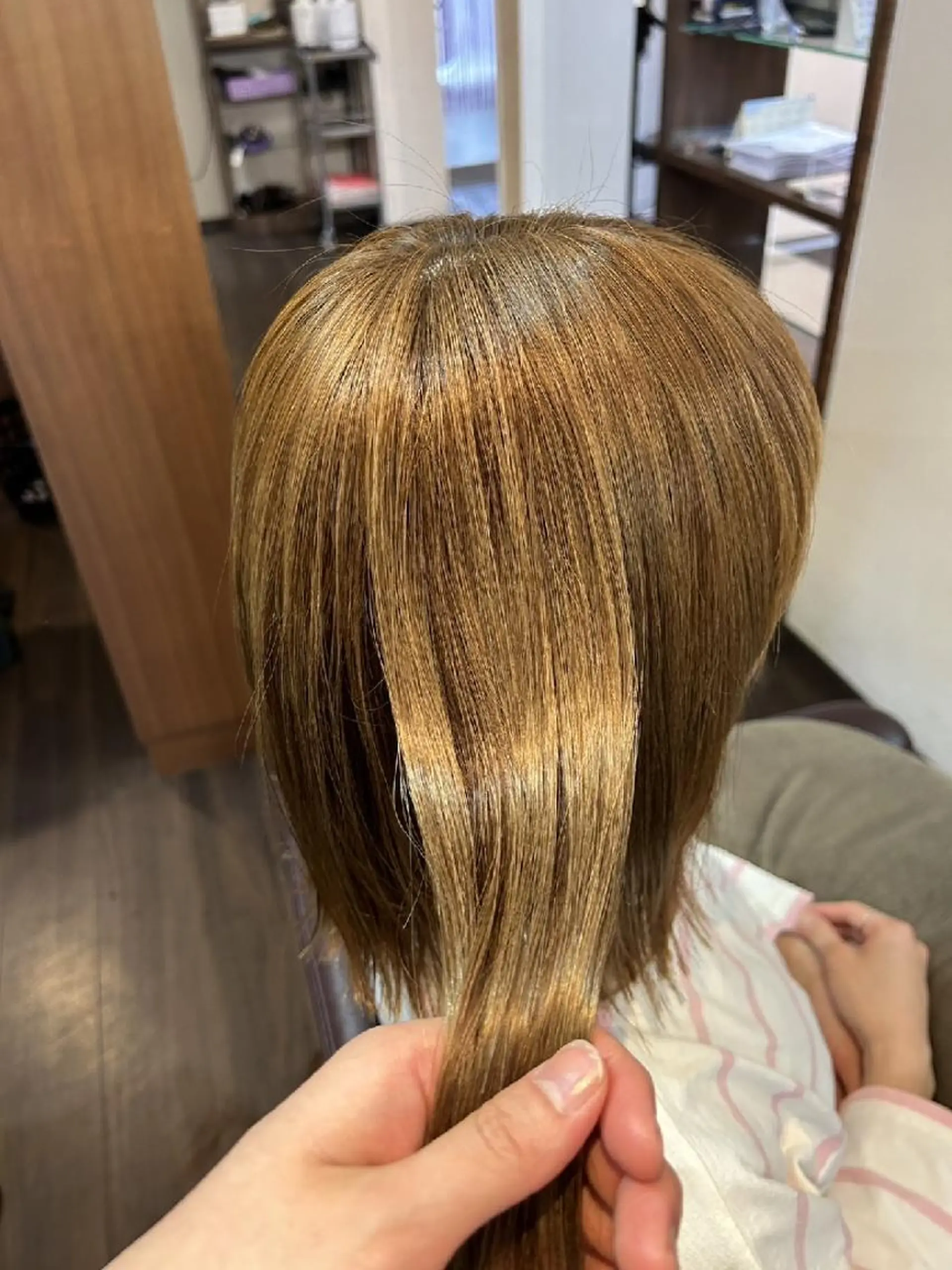 ミディアム カット ヘアカラー トリートメント おだ ももかのヘアスタイル