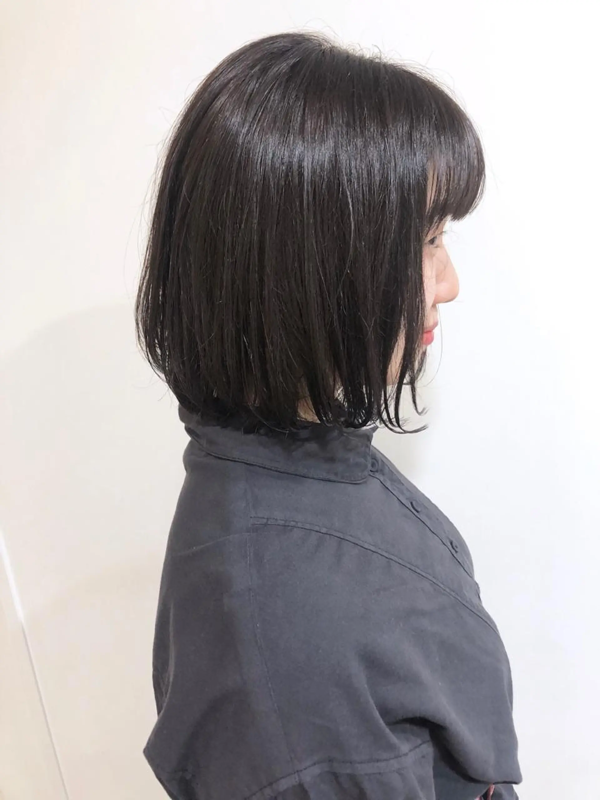 ミディアム カラー MIOベージュカラー 柔らかいカラーのヘアスタイル