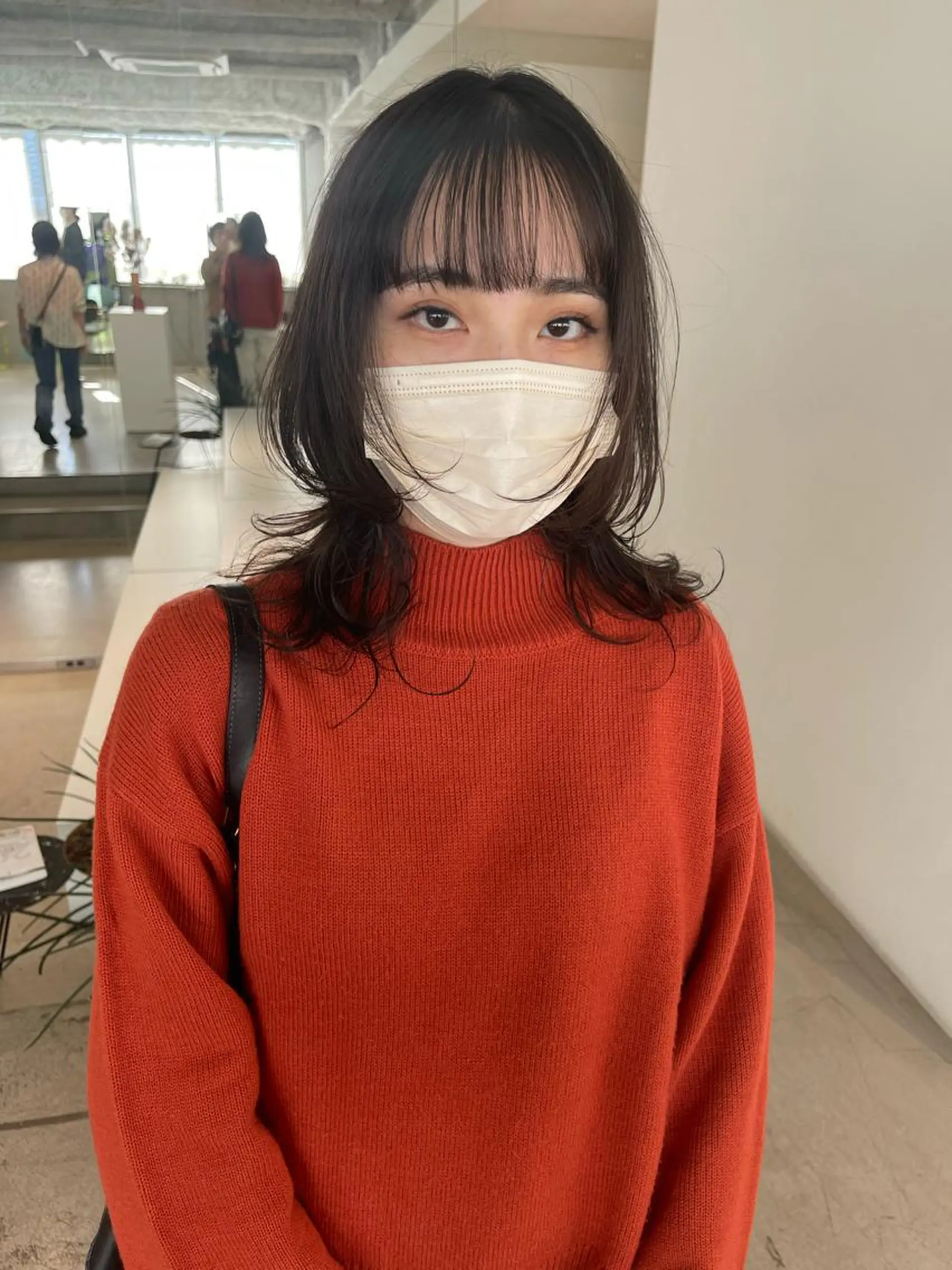 セミロング oma　袮次金 鈴香のヘアスタイル