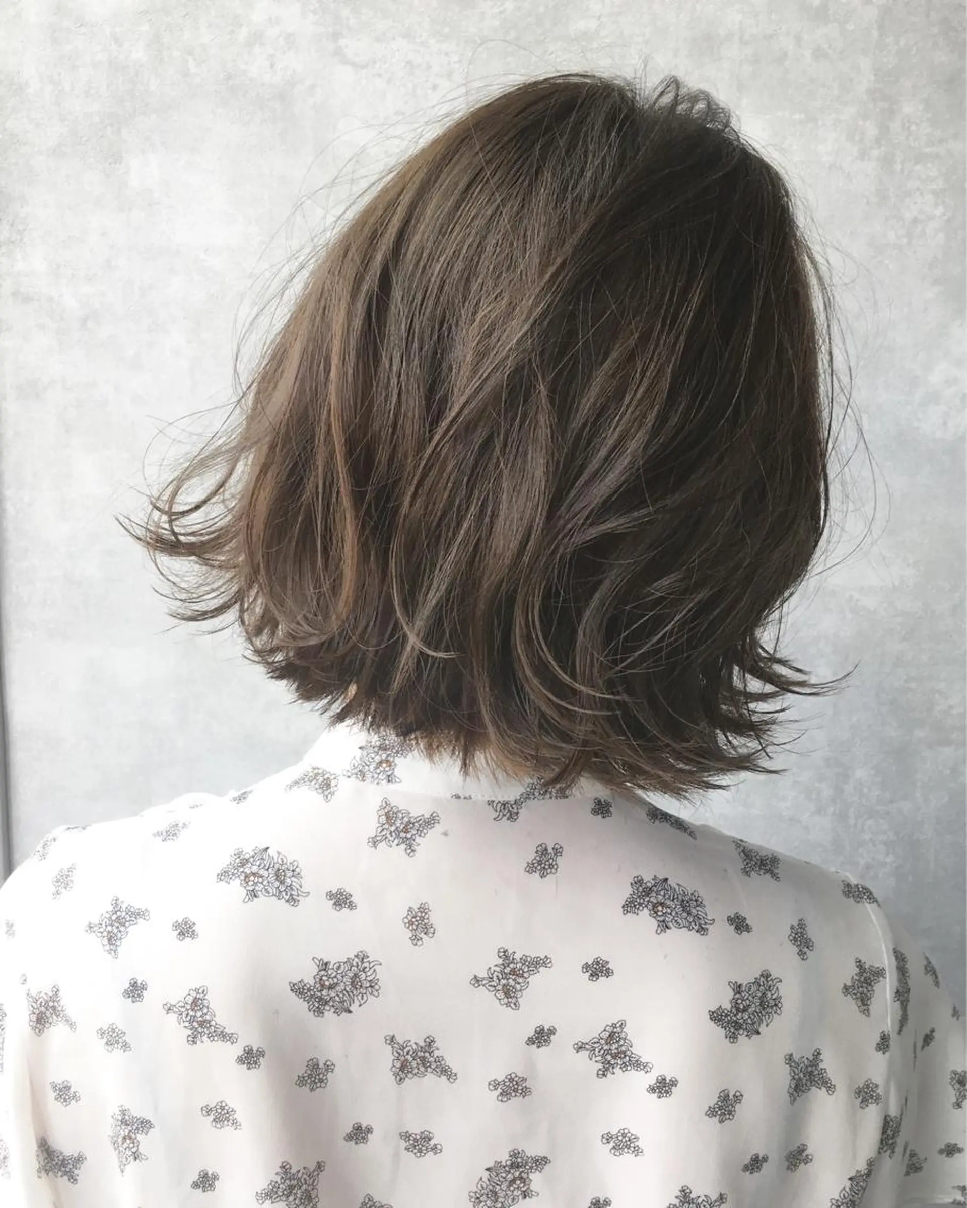 ショート カラー グレージュ ハイライトカラー ハイライト レイヤーカット BLend 渋谷のヘアスタイル