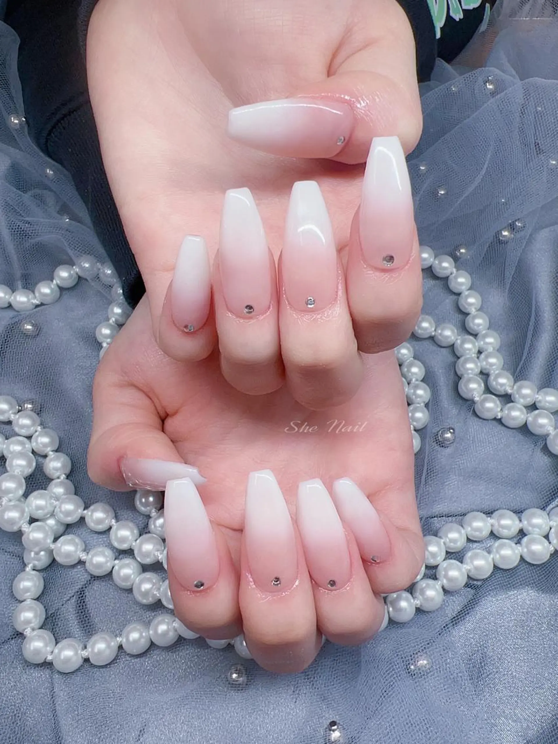 ネイル チークネイル 長さ出し マグネットネイル 持ち込み ワンカラーネイル ハンドネイル She   Nail所属・ISA_ BELLAのネイルデザイン