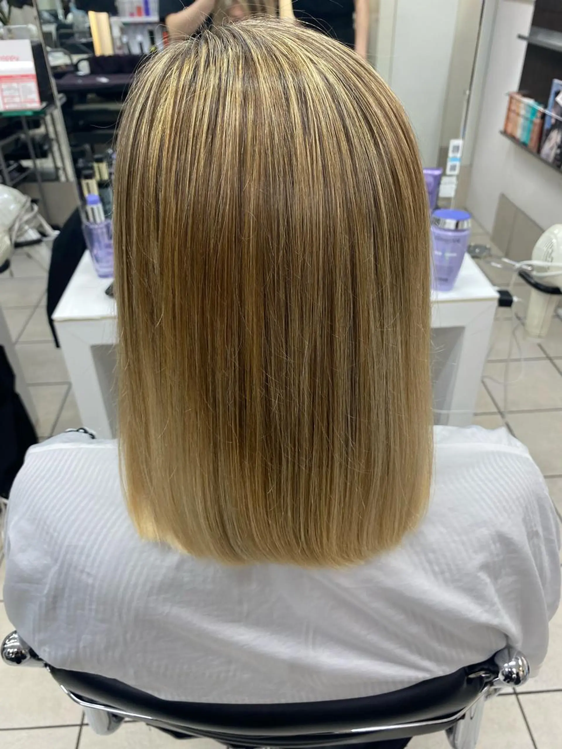 ミディアム カラー 星野 菜月のヘアスタイル
