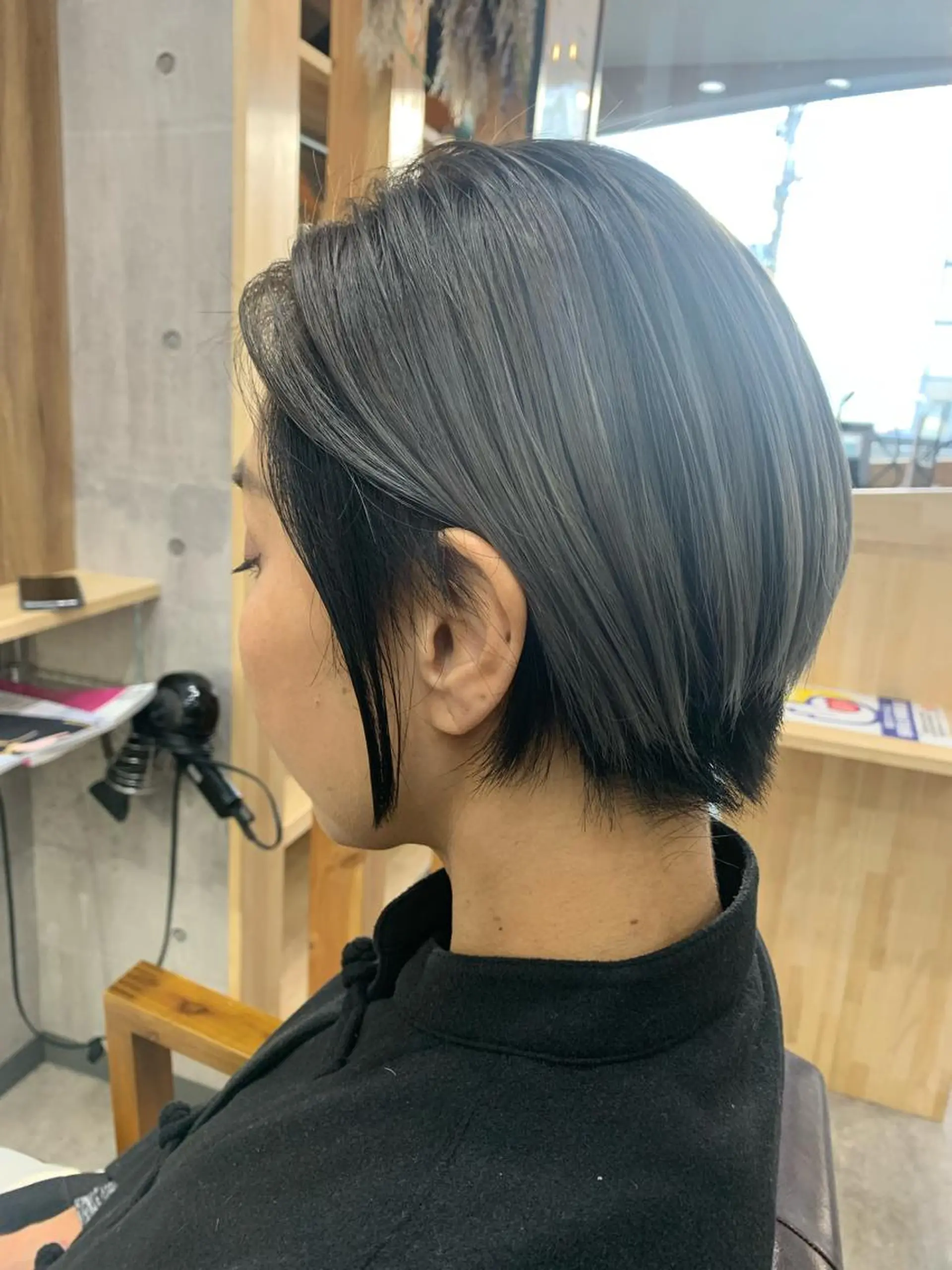 ショート カラー バレイヤージュ ブリーチ ケアブリーチ ダブルカラー イヤリングカラー ヘアカラー トリートメント memento 斎藤大覚のヘアスタイル