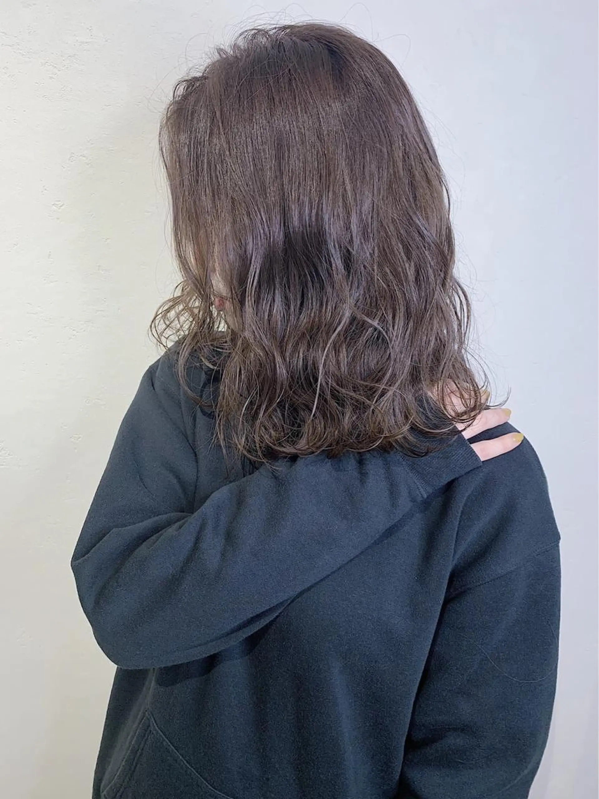 ミディアム カラー イルミナカラー _WHITE 難波本店のヘアスタイル