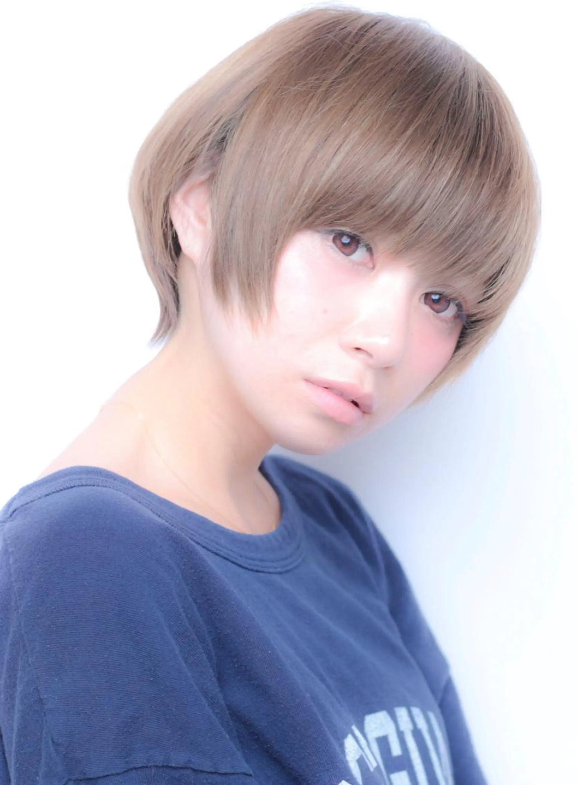 ショート カラー グレージュ ショートヘア モテ髪透明感❤️ デイズヘアカラーのヘアスタイル