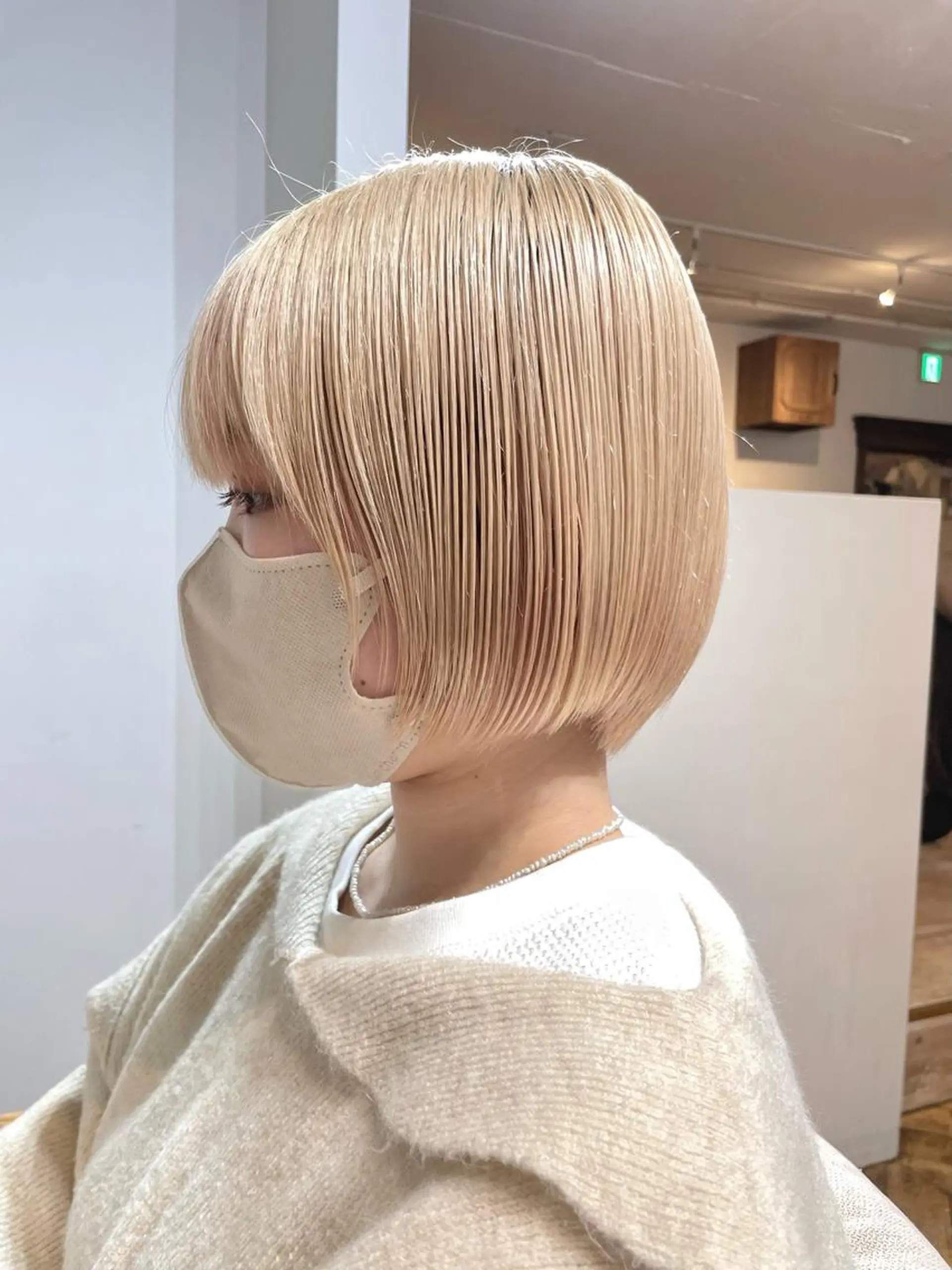 ショート カラー ⭐ハイトーンブリーチ ミルクティーピンクのヘアスタイル