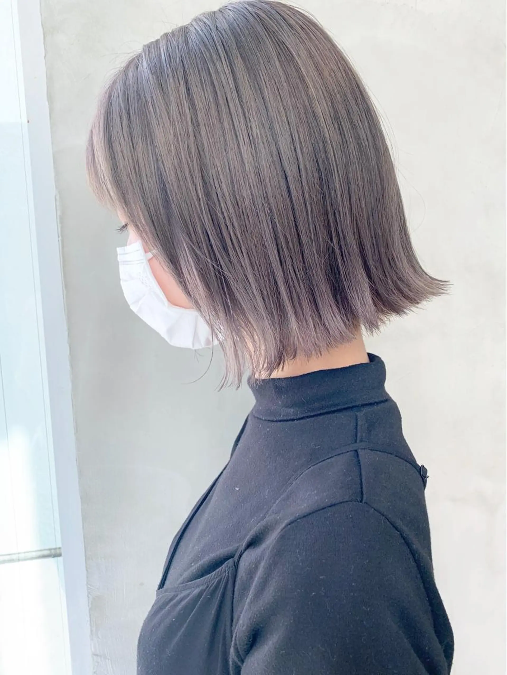 ミディアム カラー 切りっぱなしボブ ブリーチ ダブルカラー グレージュ イルミナカラー ヘッドスパ (女性限定)🍋モエのヘアスタイル