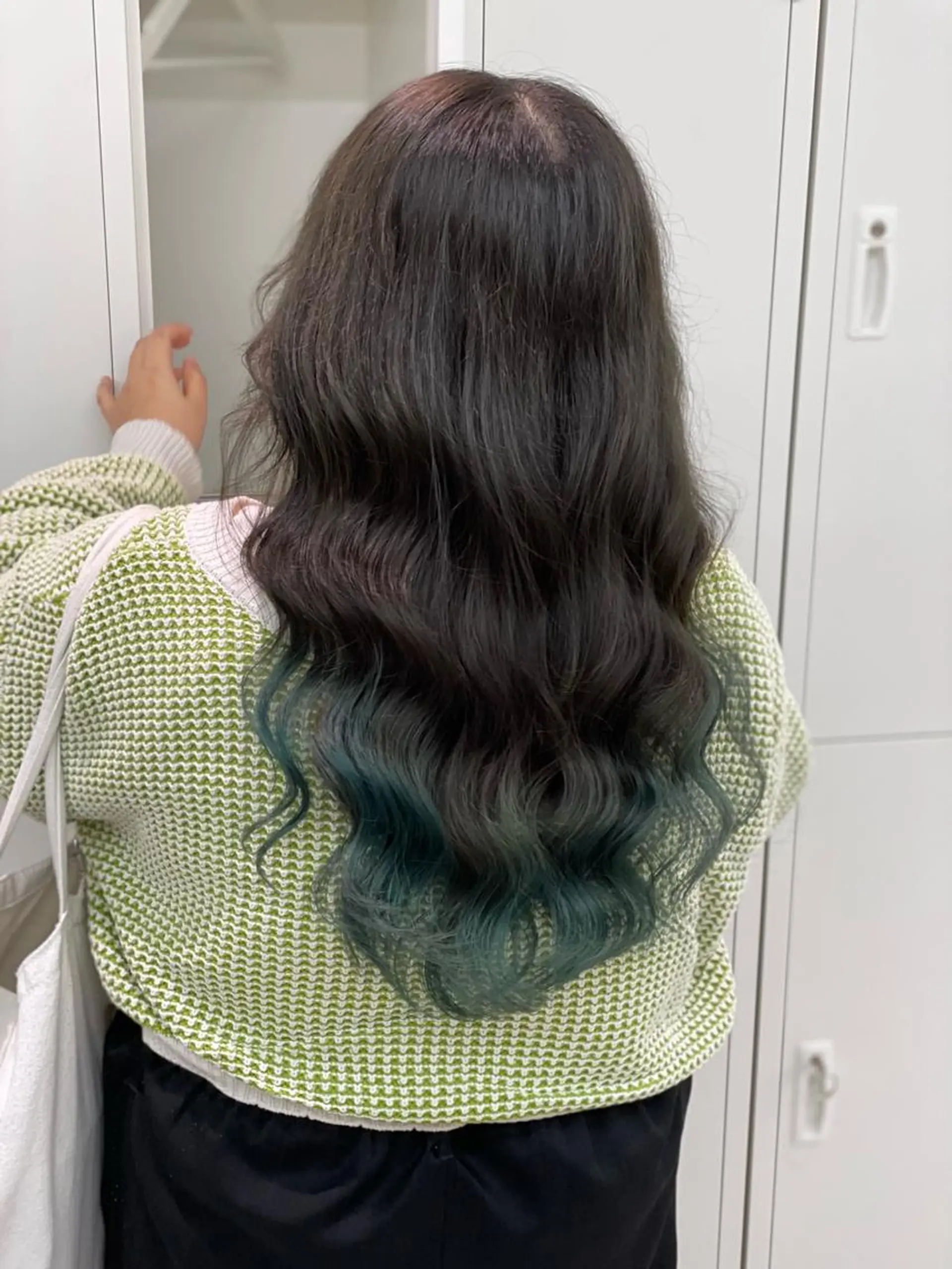 ロング カラー ショーヤ/ブリーチ /エクステのヘアスタイル