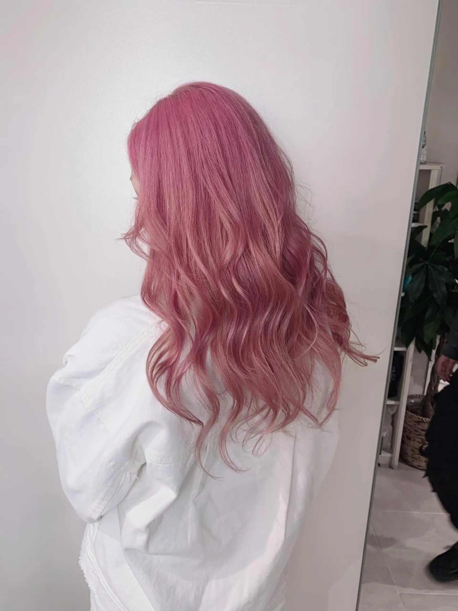 ロング カラー ヘアカラー トリートメント ムラ修正.ホワイト エクステ🤍アミルのヘアスタイル