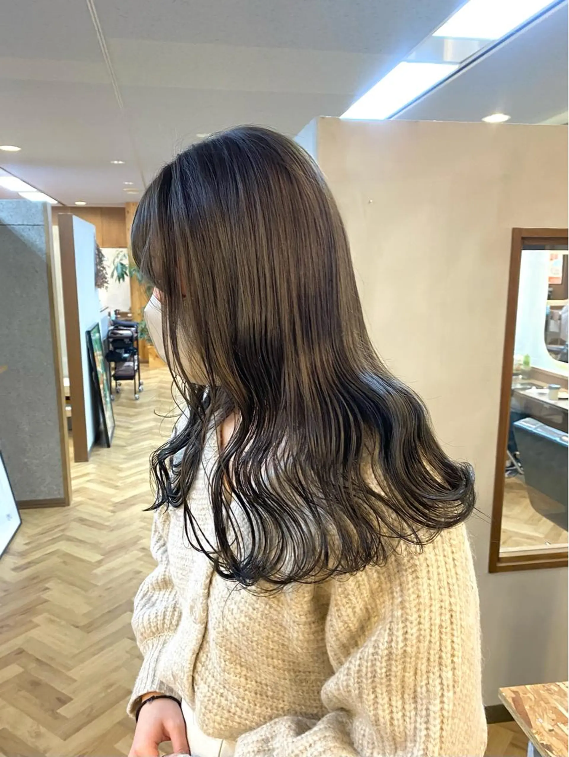 セミロング カラー パーマ ヘアアレンジ アッシュ グレージュ カット ヘアカラー トリートメント ハル🌸柔色/ ブリーチなし/艶髪のヘアスタイル