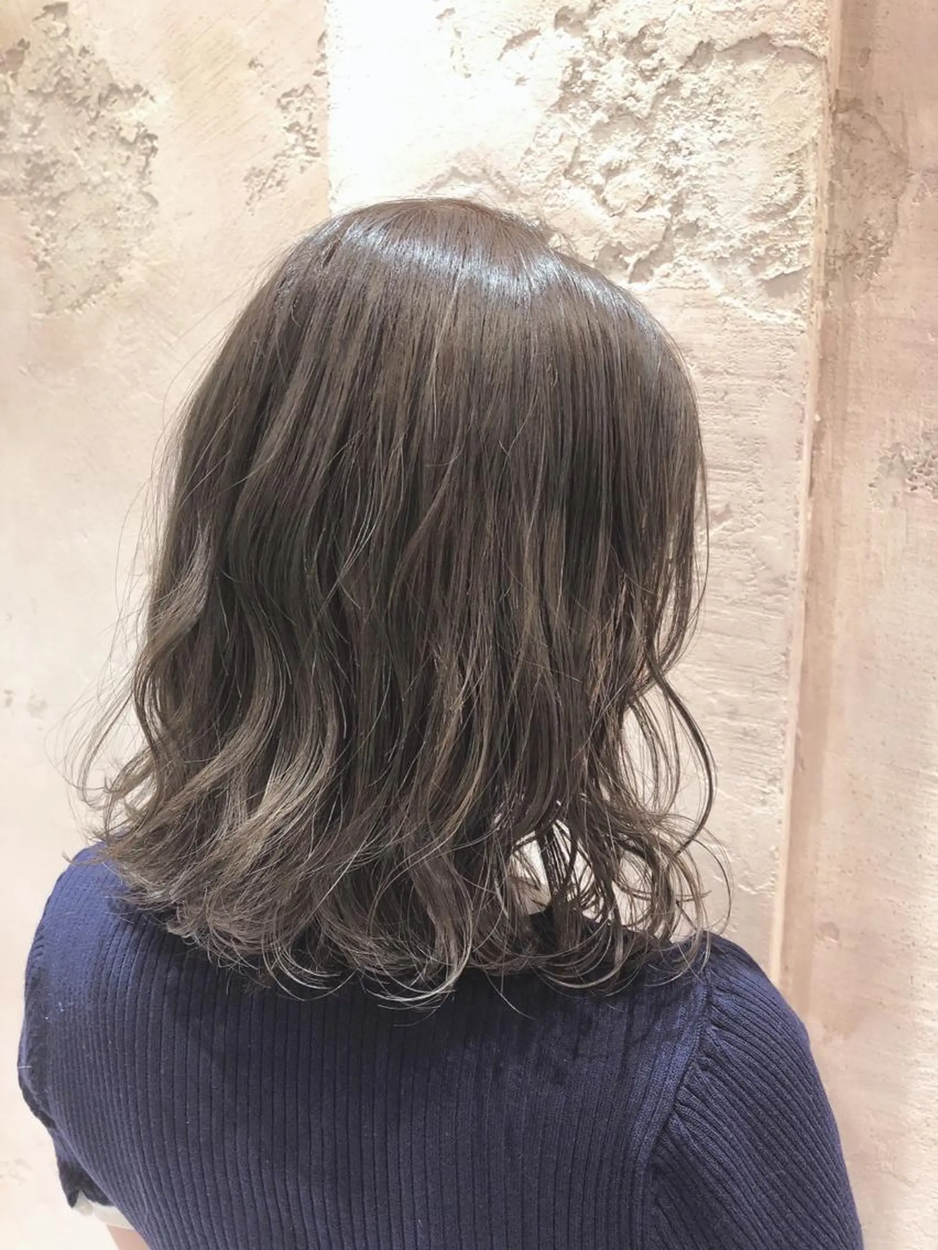 ミディアム 切りっぱなしボブ アッシュ ボブ カット ヘアカラー トリートメント 代表山口ひな 髪質改善のプロのヘアスタイル