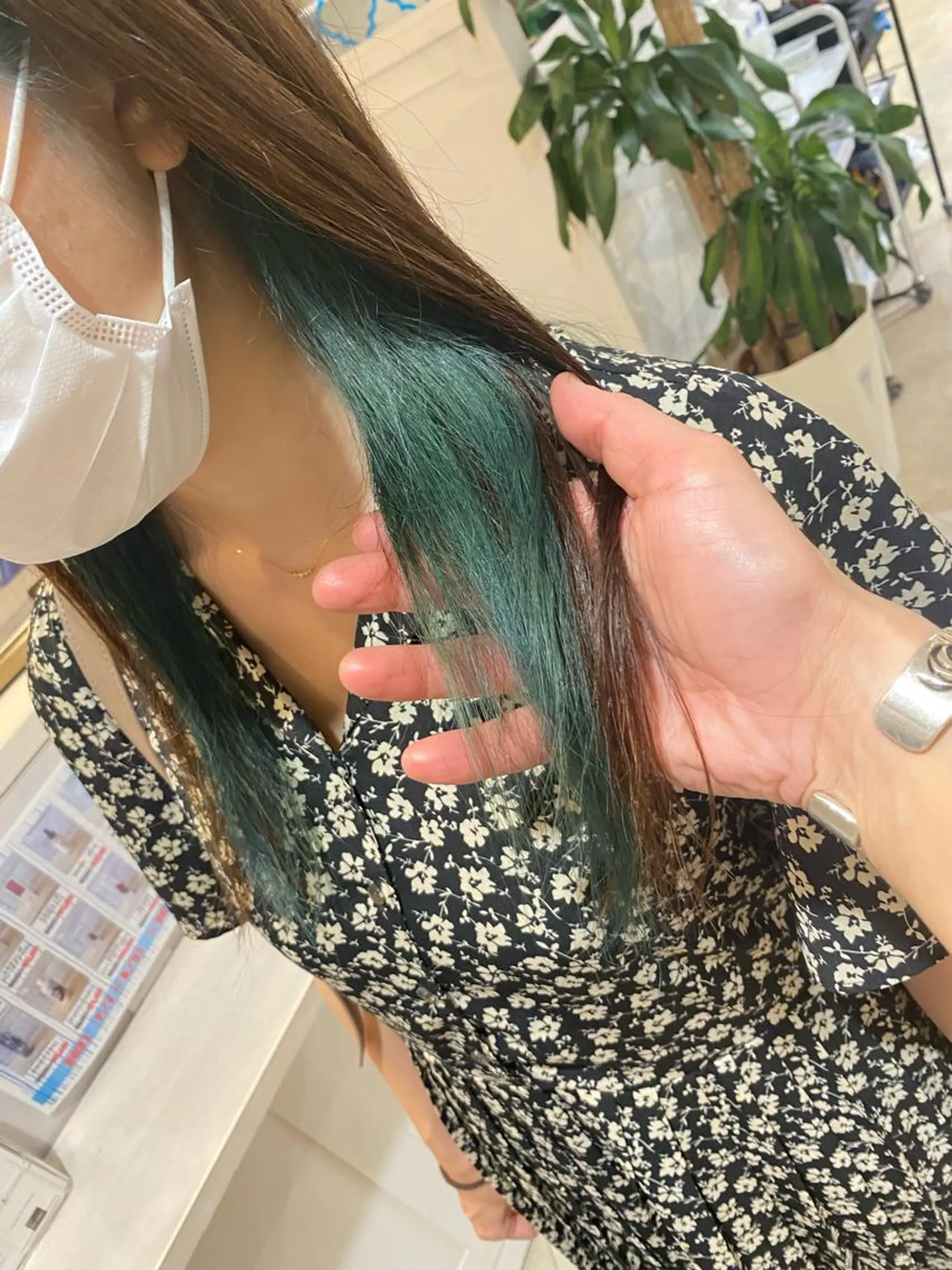 ロング カラー ヘアカラー トリートメント 饒平名 知也のヘアスタイル