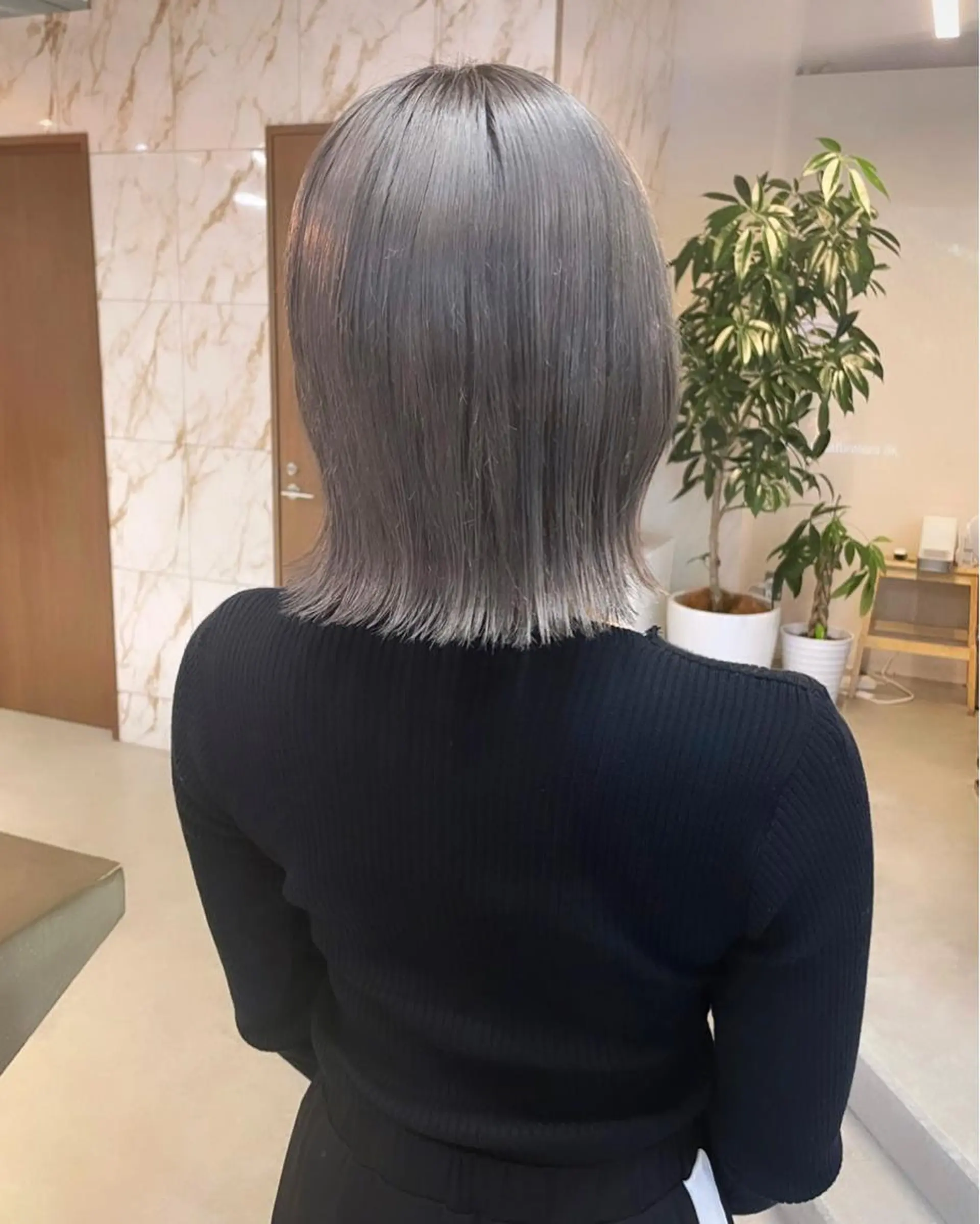 ミディアム カラー グレージュ シルバー シルバーグレージュ 韓国風ヘア ヘアカラー トリートメント ヘアセット 💎韓国風レイヤー /ボブ💎Namiのヘアスタイル