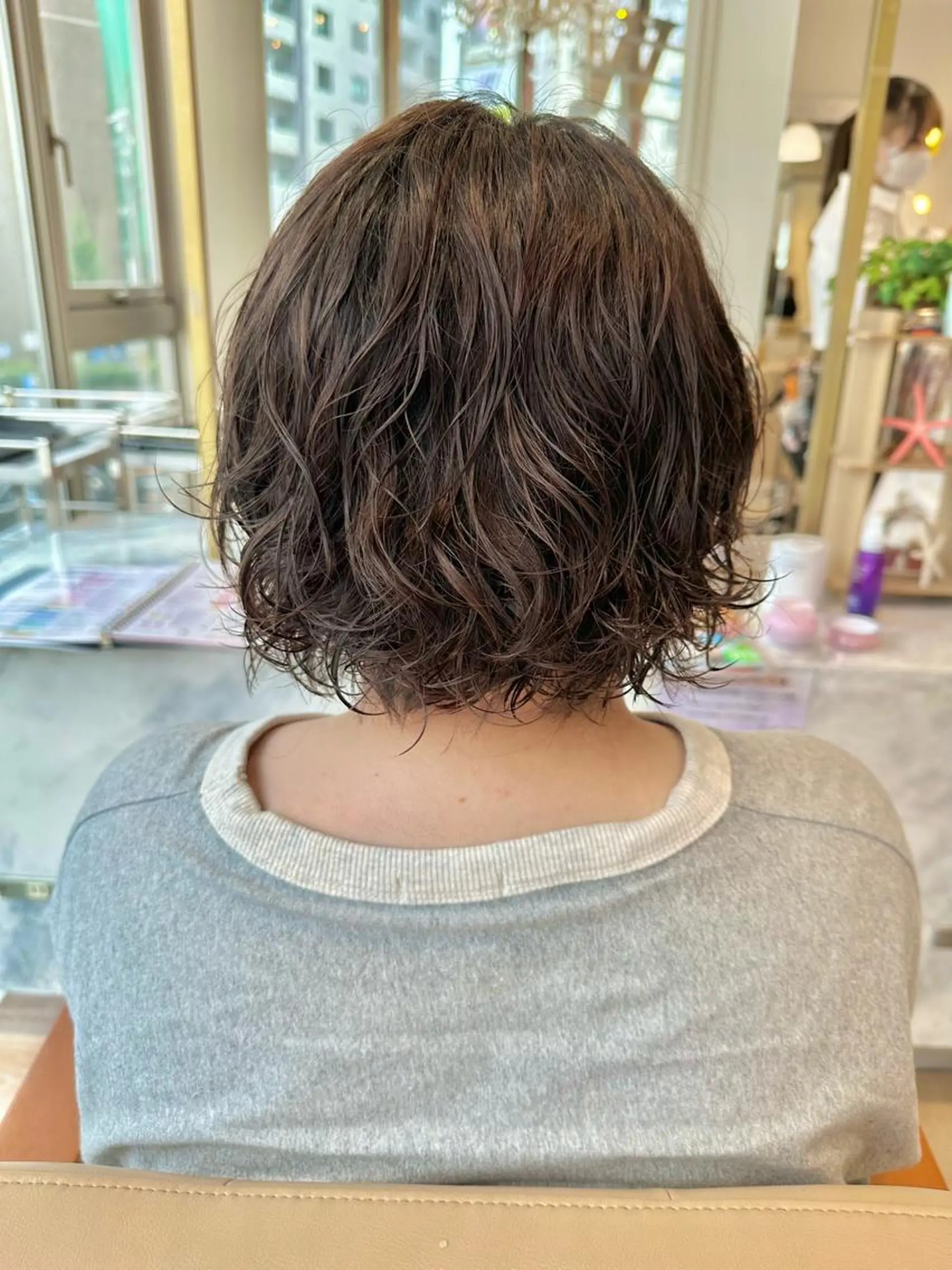 ミディアム パーマ 三好 涼華のヘアスタイル