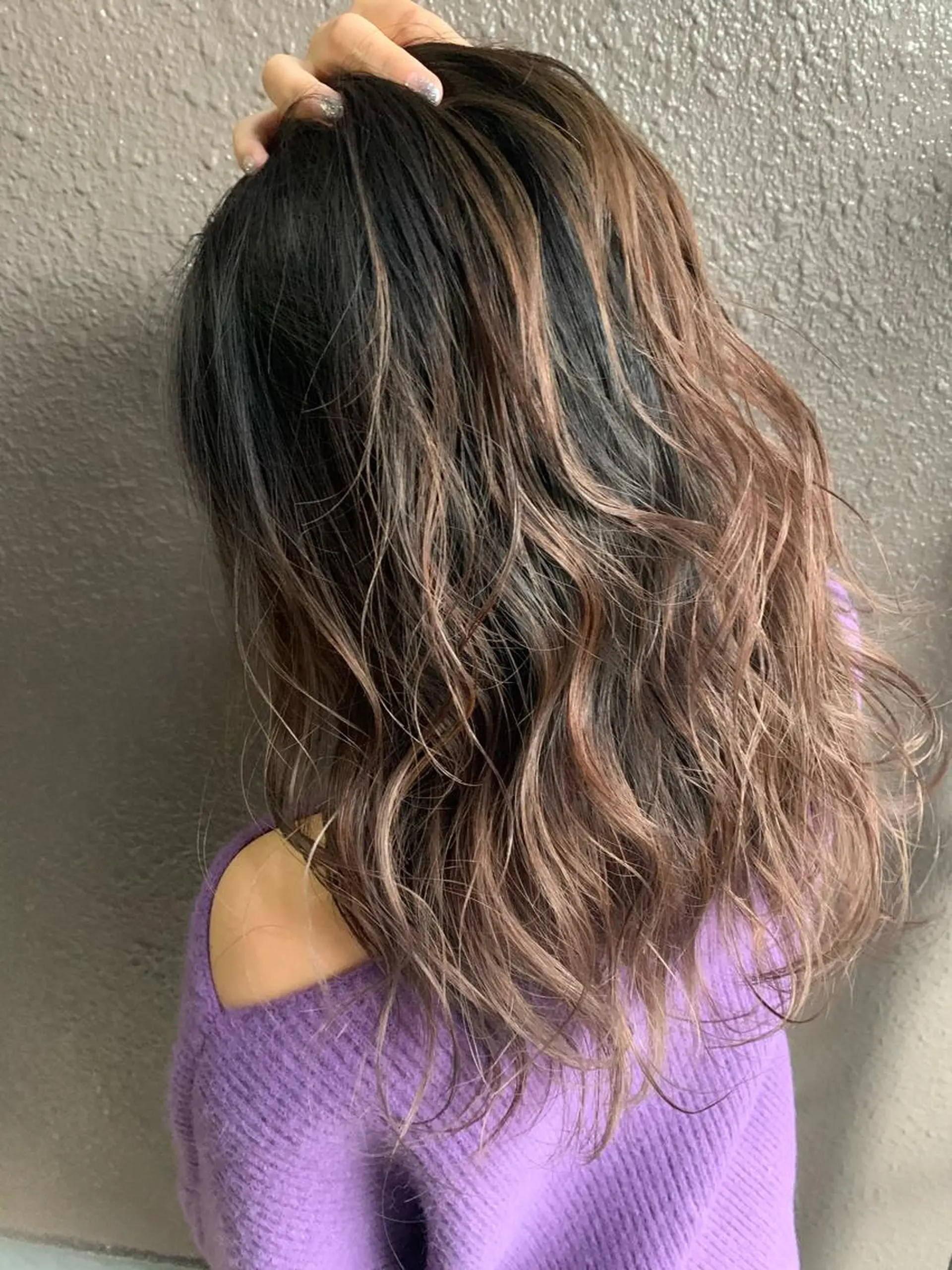 ロング NENE🌿ブリーチ 無しダブルカラーのヘアスタイル