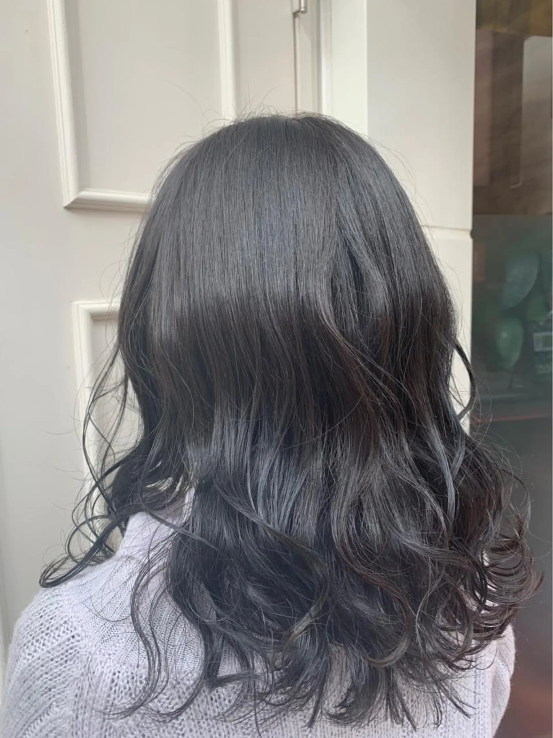 ミディアム カラー ダークグレー Blanco Color&Careのヘアスタイル