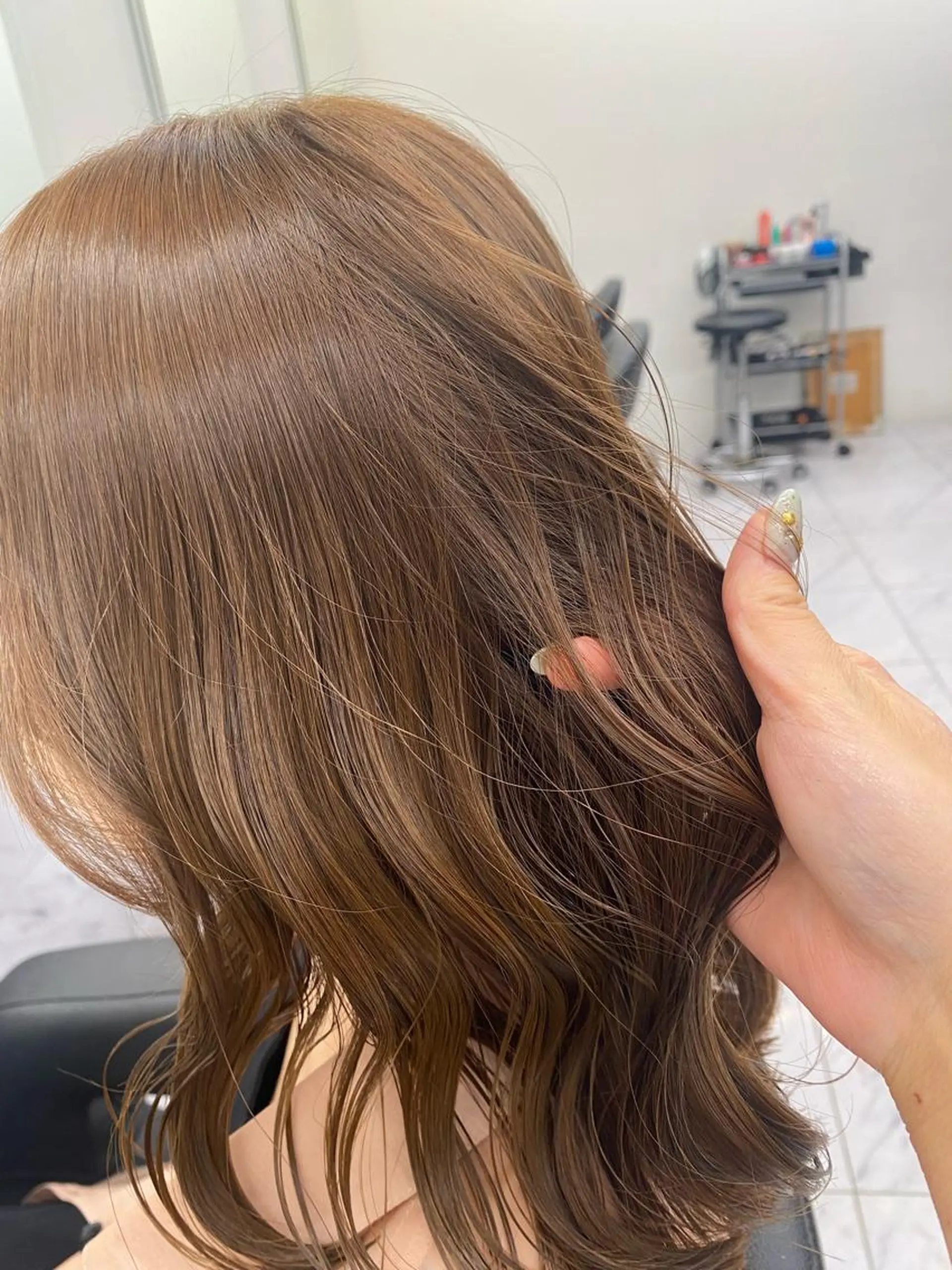 ミディアム カラー ヘアアレンジ キッズ ベージュカラー ブリーチ ブリーチなしカラー TRU Shino🦋のマツエク・マツパデザイン