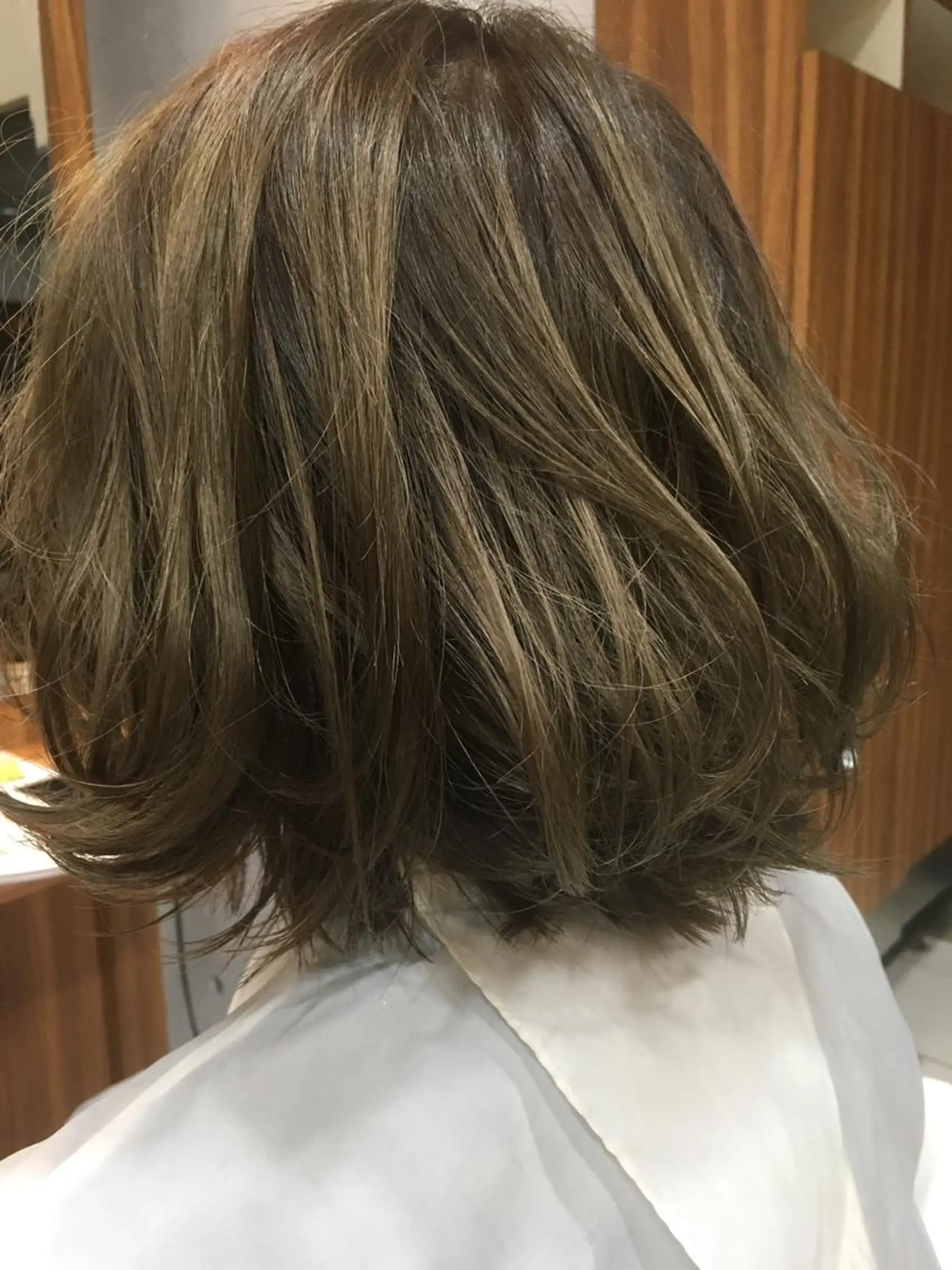 ショート カラー 白髪ぼかしハイライト 柳川拓哉のヘアスタイル