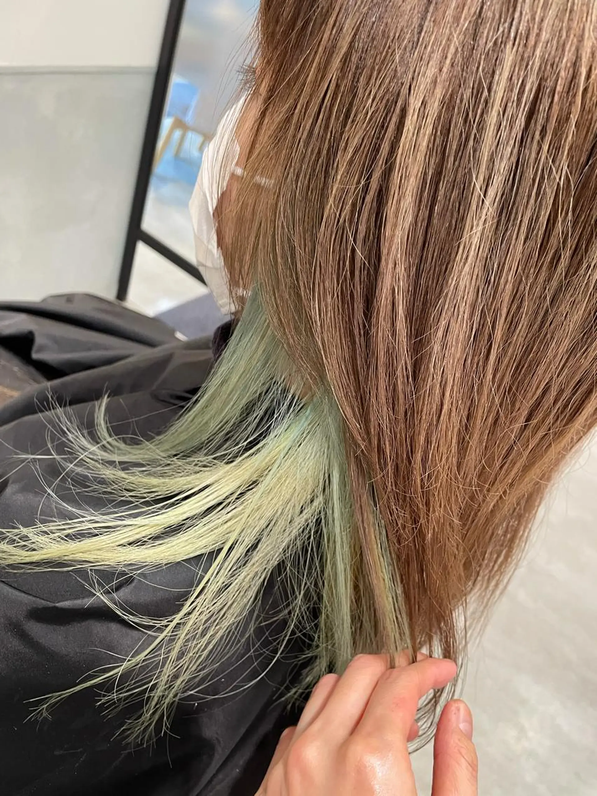 カラー 関 桃子のヘアスタイル