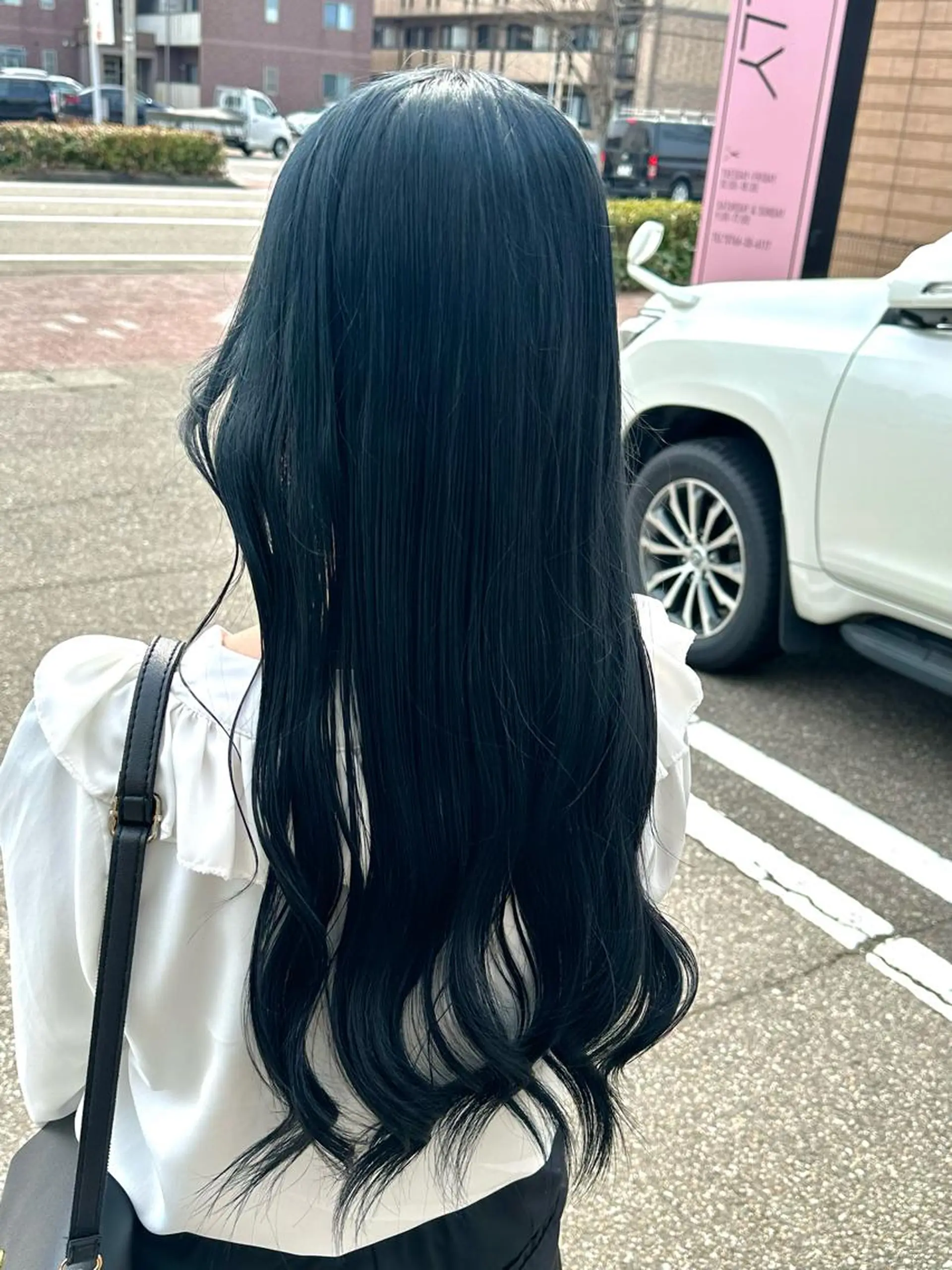 ロング カラー 黒髪 ブルーカラー ブルーブラック カット ヘアカラー トリートメント 💘韓国カラー💘 クルミのヘアスタイル