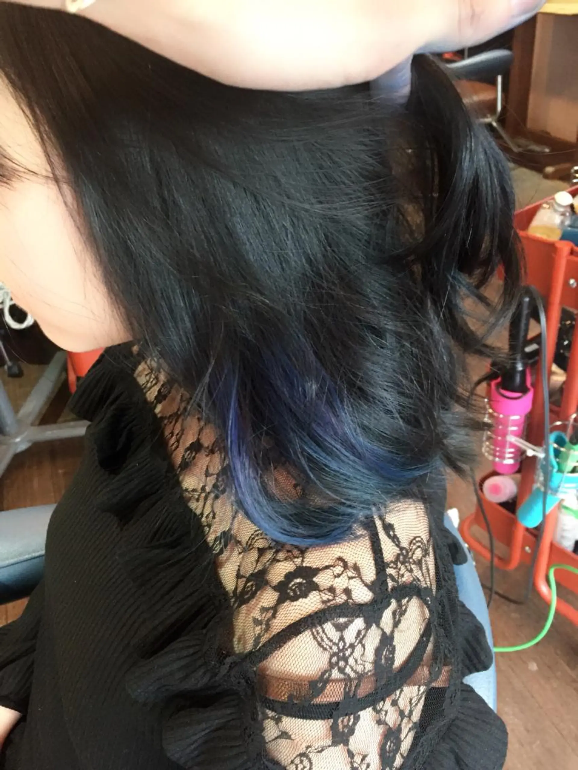 ミディアム カラー ブルーカラー インナーカラー 原宿サロン代表 デザインカラー伊藤卓のヘアスタイル