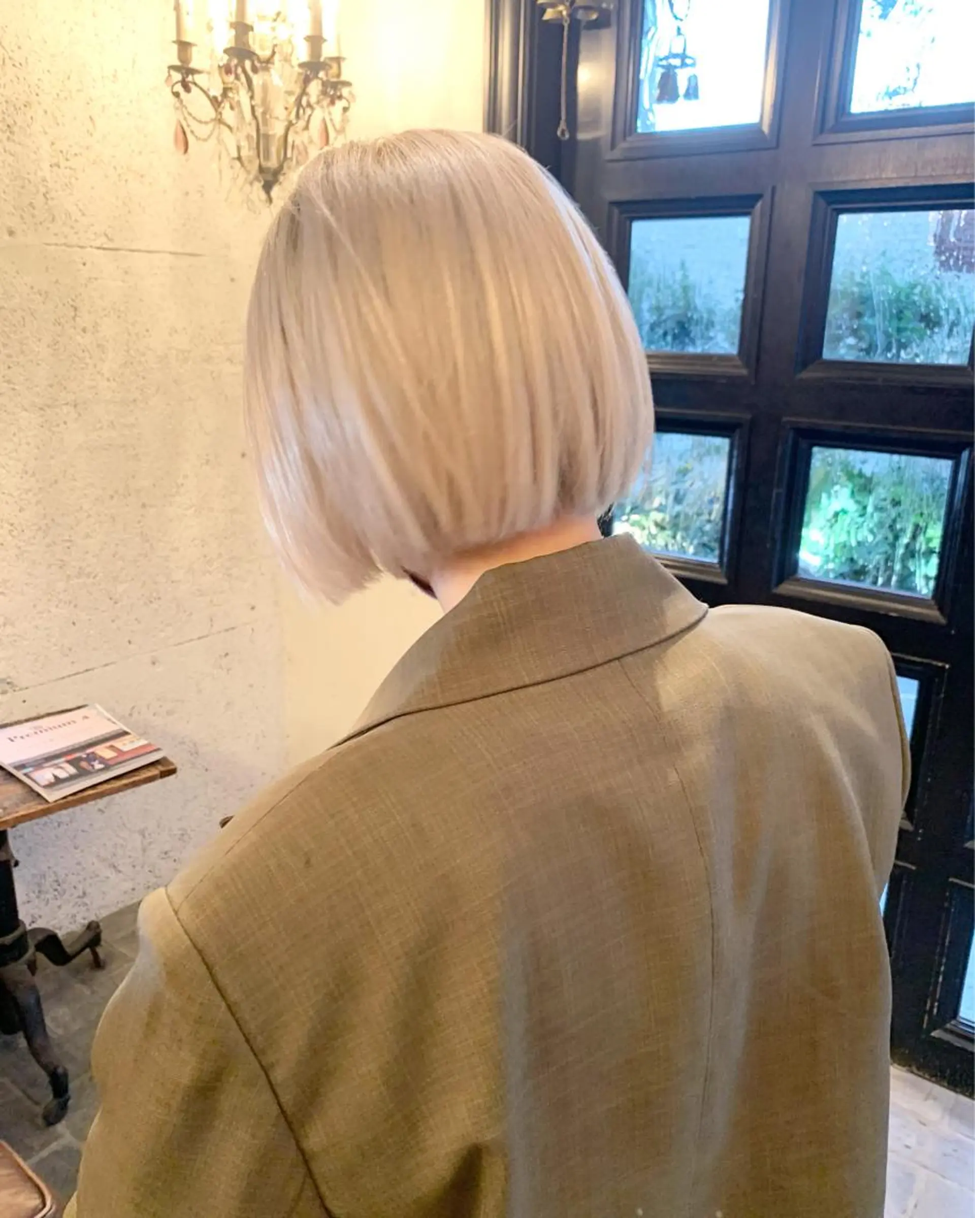 ショート アッシュ ハイライト レイヤーカット ウルフカット カット ヘアカラー トリートメント GO TODAY シェアサロン Flos店所属・🫧ハイトーン✨格安 より質💐マンツーマのヘアスタイル